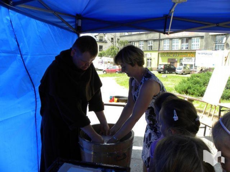 Zdjęcie w galerii na portalu naszwodzislaw.com: Papier z papieru czyli magiczny recykling wiadomości z regionu