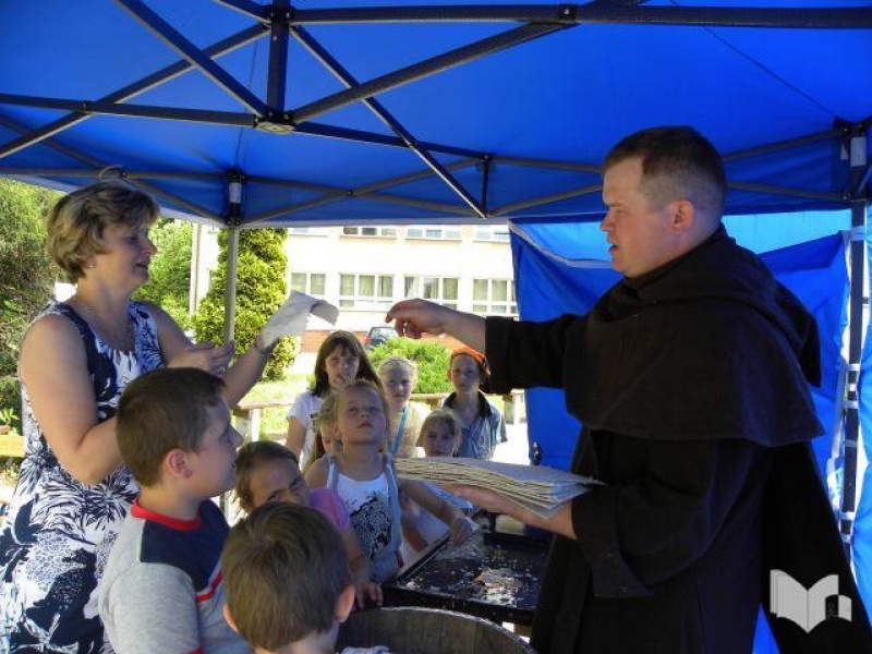 Zdjęcie w galerii na portalu naszwodzislaw.com: Papier z papieru czyli magiczny recykling wiadomości z regionu