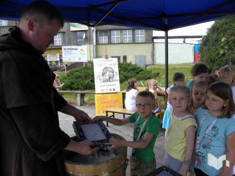 Zdjęcie w galerii na portalu naszwodzislaw.com: Papier z papieru czyli magiczny recykling wiadomości z regionu