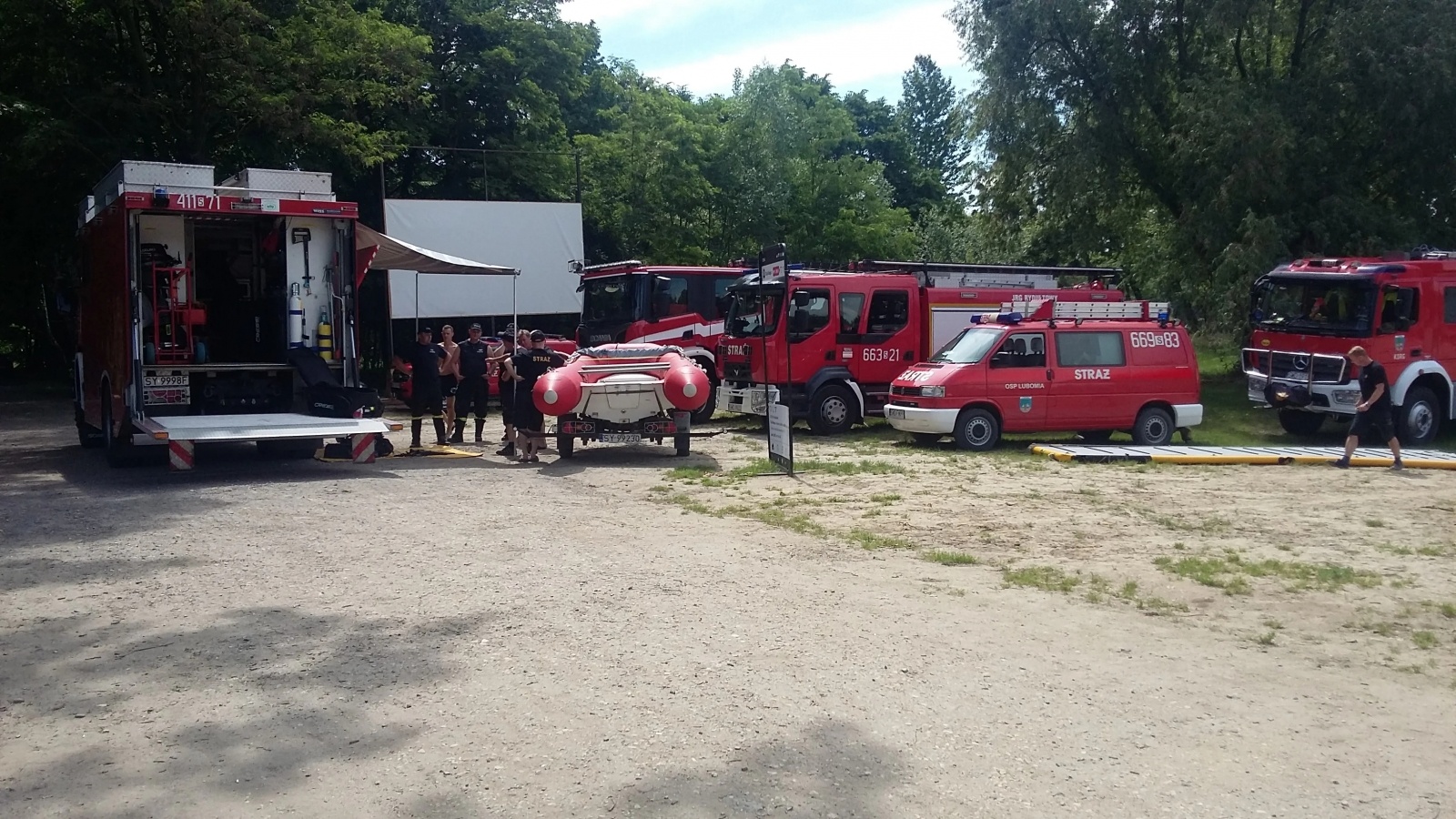 Zdjęcie w galerii na portalu naszwodzislaw.com: Akcja strażaków na magicznej plaży w Bukowie wiadomości z regionu