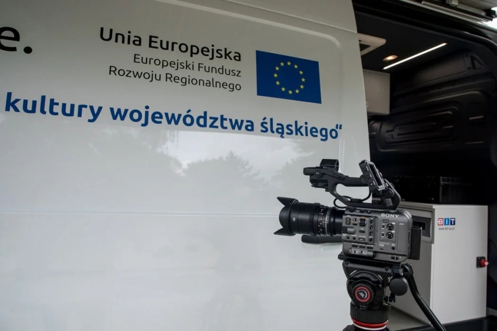 Zdjęcie w galerii na portalu naszwodzislaw.com: Województwo dysponuje Mobilnym Centrum Digitalizacji wiadomości z regionu