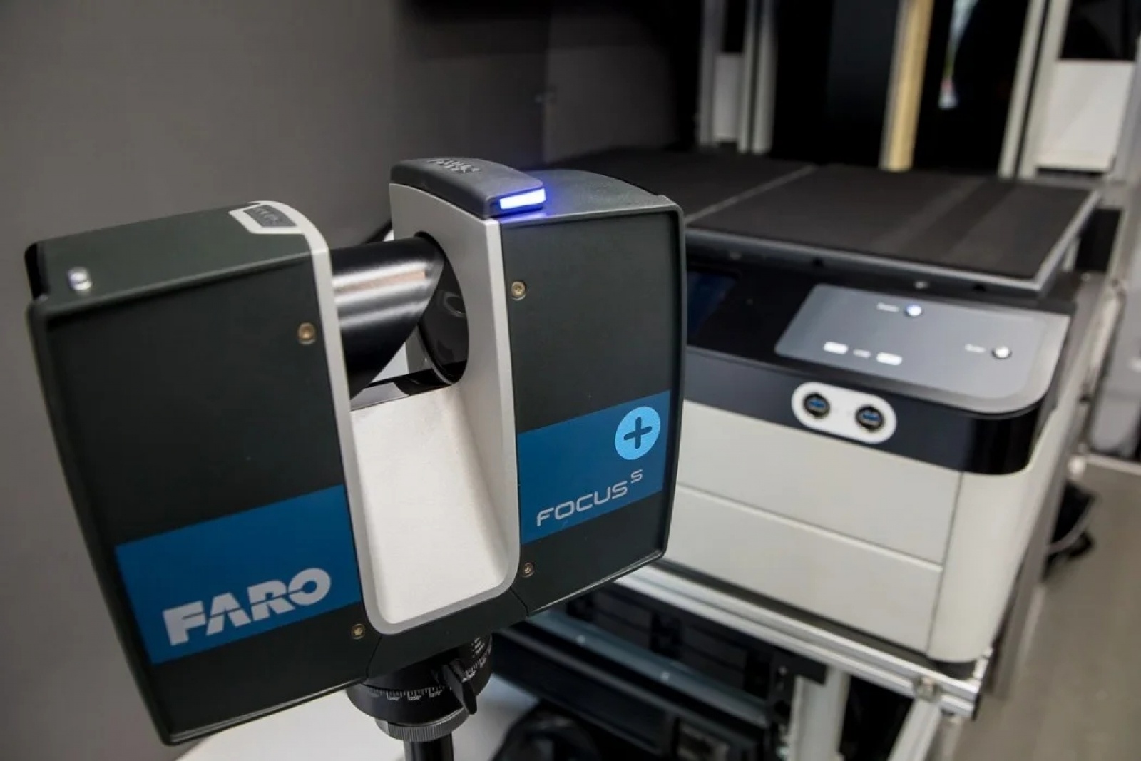 Zdjęcie w galerii na portalu naszwodzislaw.com: Województwo dysponuje Mobilnym Centrum Digitalizacji wiadomości z regionu