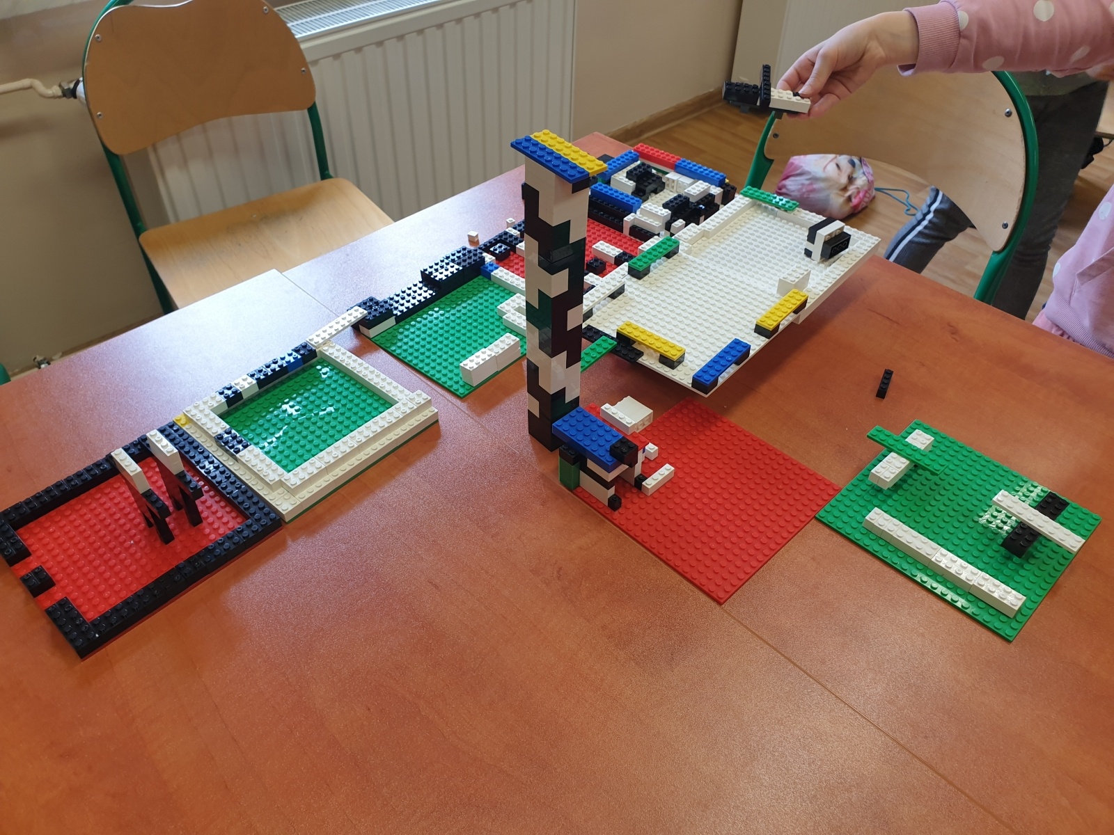 Zdjęcie w galerii na portalu naszwodzislaw.com: Klocowy zawrót głowy w ZSP3 wiadomości z regionu