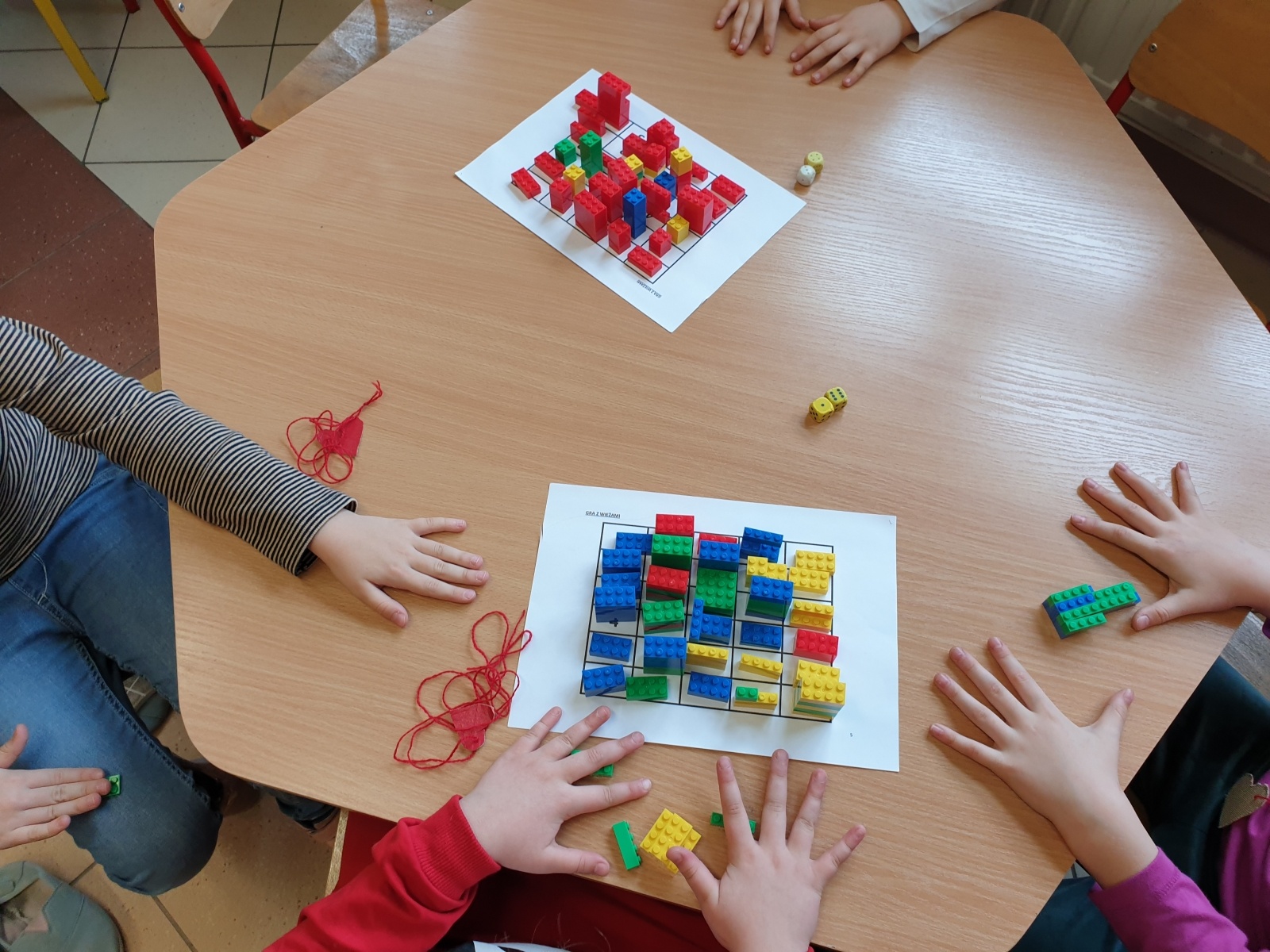 Zdjęcie w galerii na portalu naszwodzislaw.com: Klocowy zawrót głowy w ZSP3 wiadomości z regionu