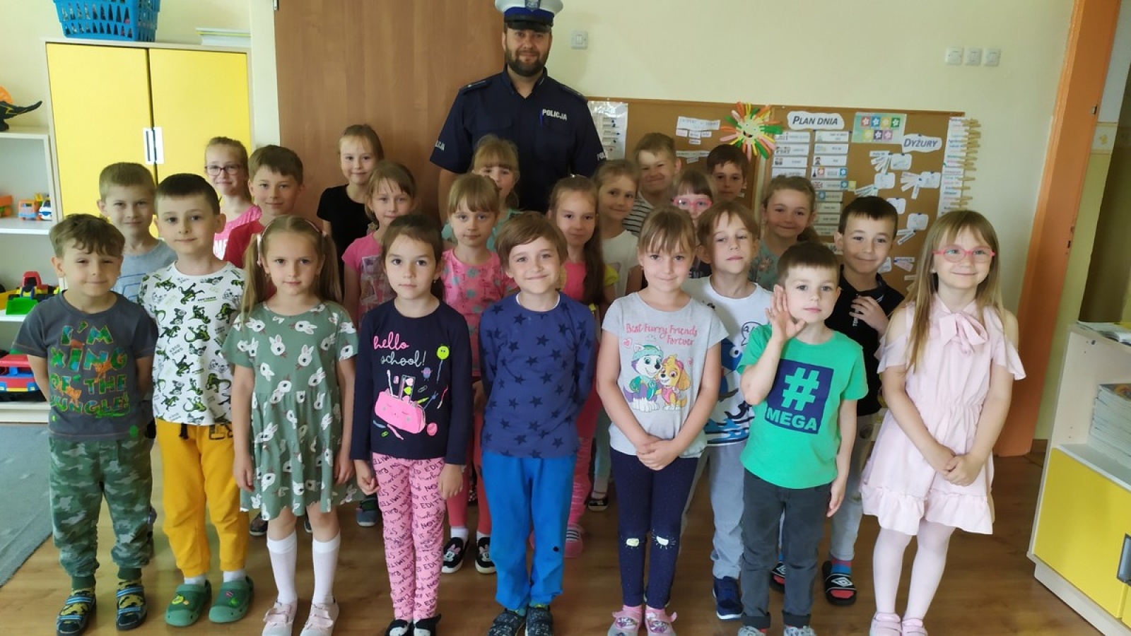 Zdjęcie w galerii na portalu naszwodzislaw.com: Bezpieczne wakacje w Przedszkolu numer 9 wiadomości z regionu