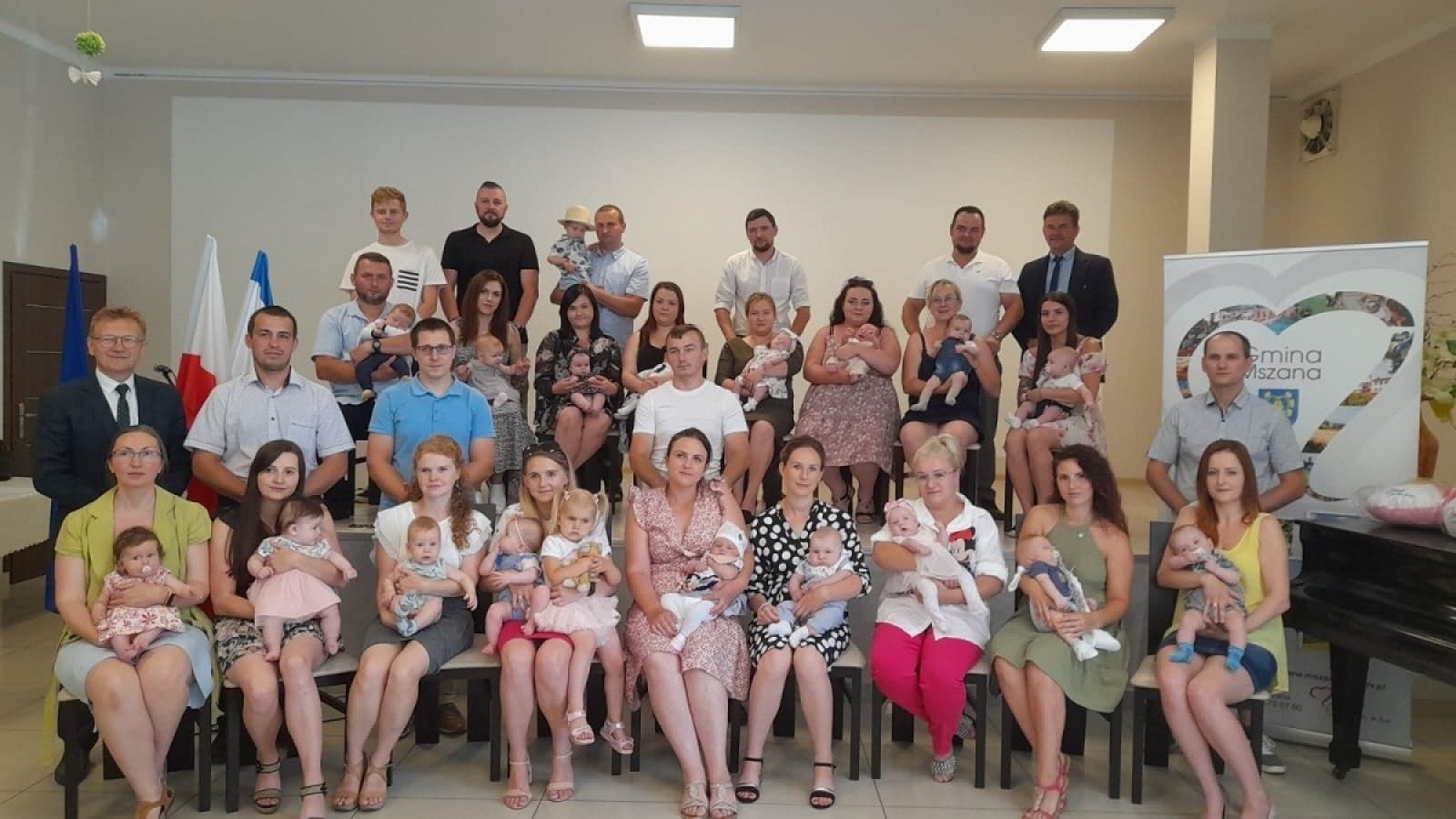 Zdjęcie w galerii na portalu naszwodzislaw.com: Spotkanie z najmłodszymi mieszkańcami Gminy Mszana wiadomości z regionu