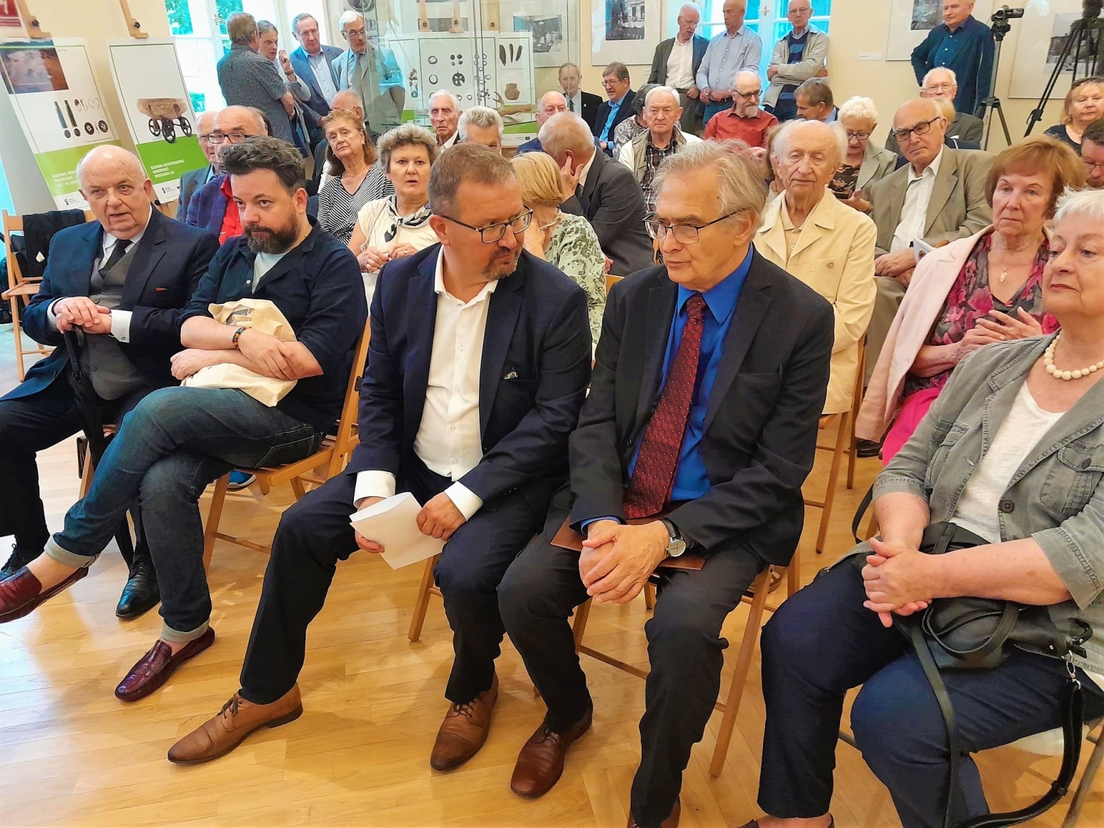 Zdjęcie w galerii na portalu naszwodzislaw.com: Marian Dziędziel laureatem nagrody Towarzystwa Przyjaciół Śląska w Warszawie wiadomości z regionu