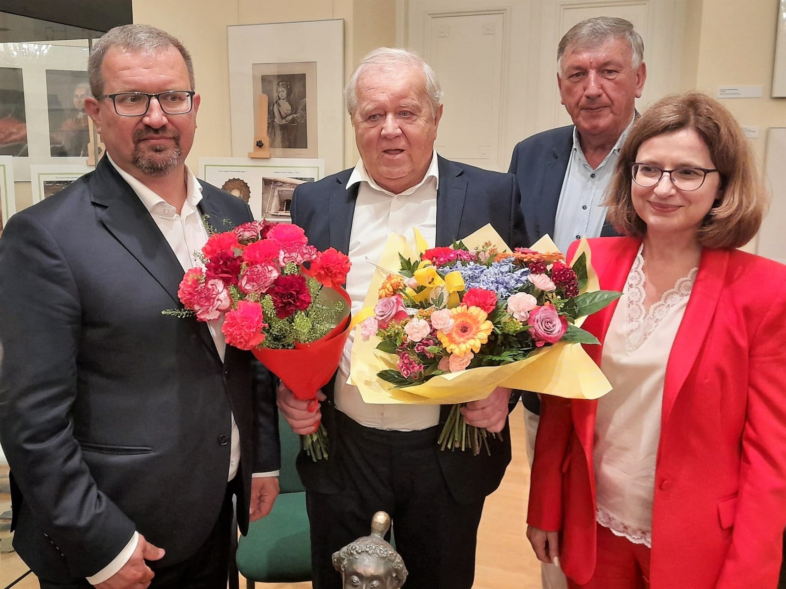 Zdjęcie w galerii na portalu naszwodzislaw.com: Marian Dziędziel laureatem nagrody Towarzystwa Przyjaciół Śląska w Warszawie wiadomości z regionu