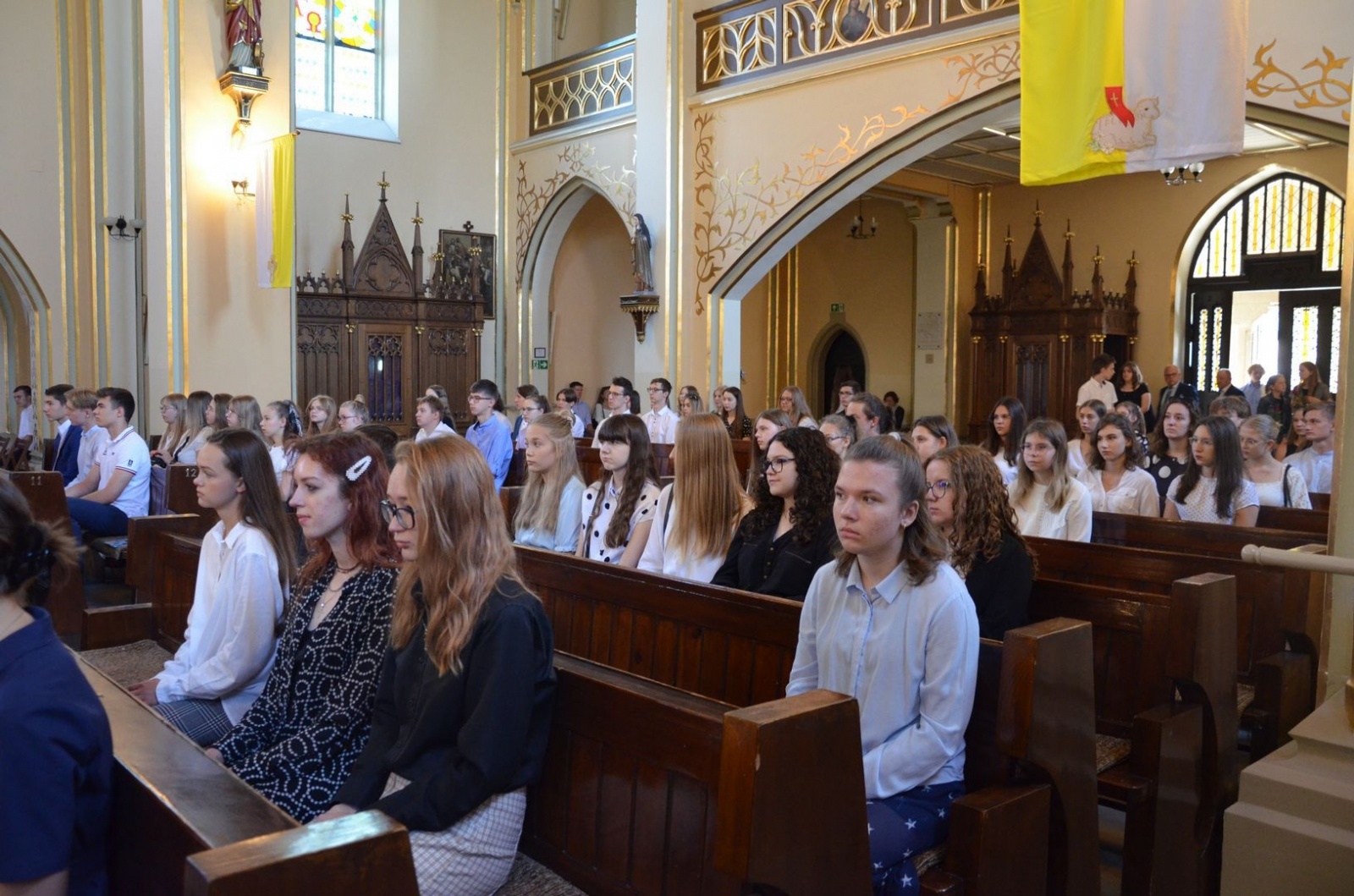 Zdjęcie w galerii na portalu naszwodzislaw.com: Mszą świętą zakończyli rok szkolny wiadomości z regionu