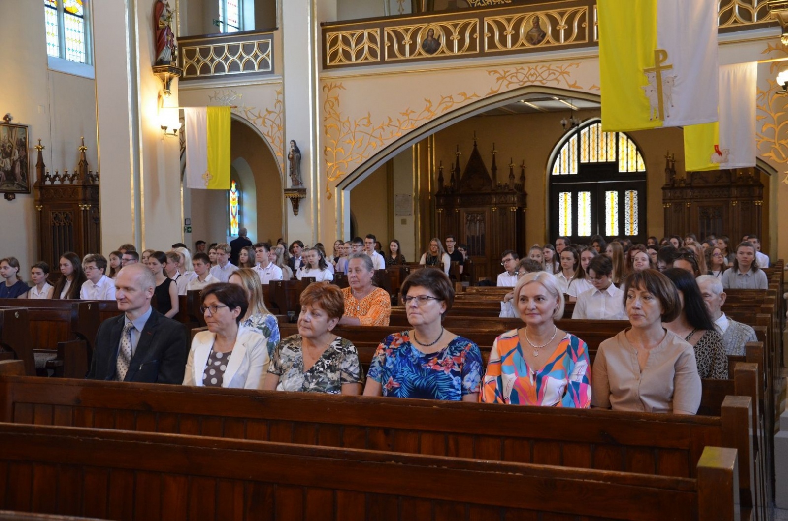 Zdjęcie w galerii na portalu naszwodzislaw.com: Mszą świętą zakończyli rok szkolny wiadomości z regionu