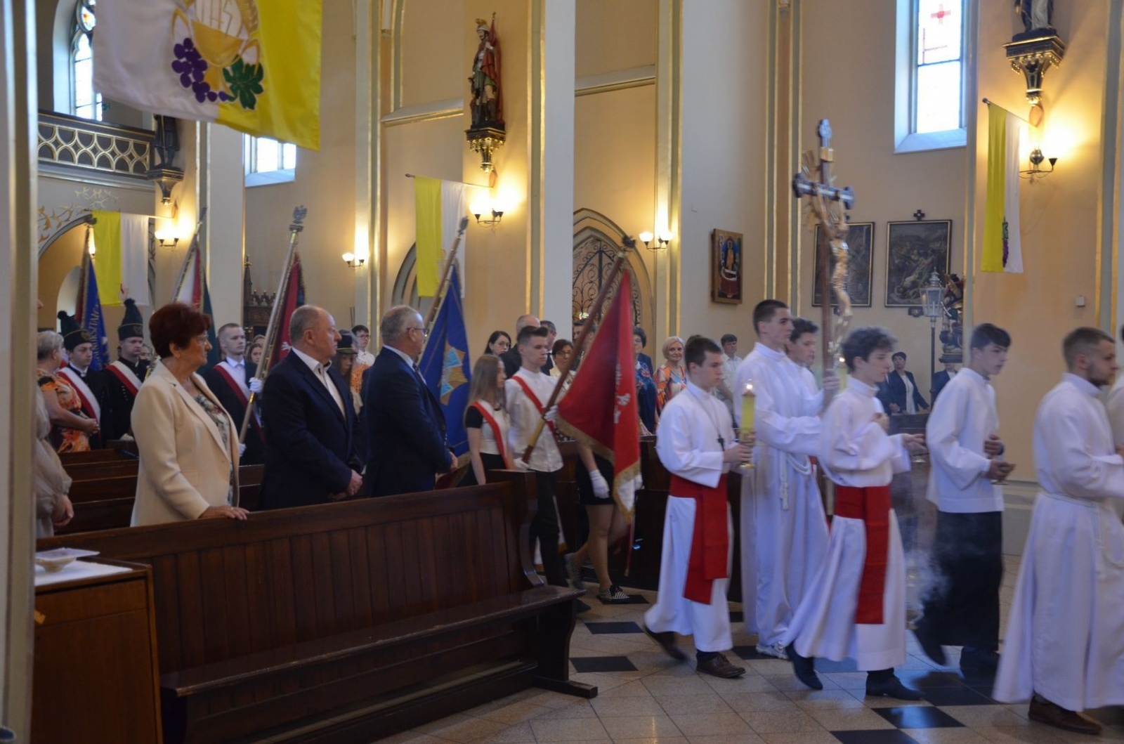 Zdjęcie w galerii na portalu naszwodzislaw.com: Mszą świętą zakończyli rok szkolny wiadomości z regionu