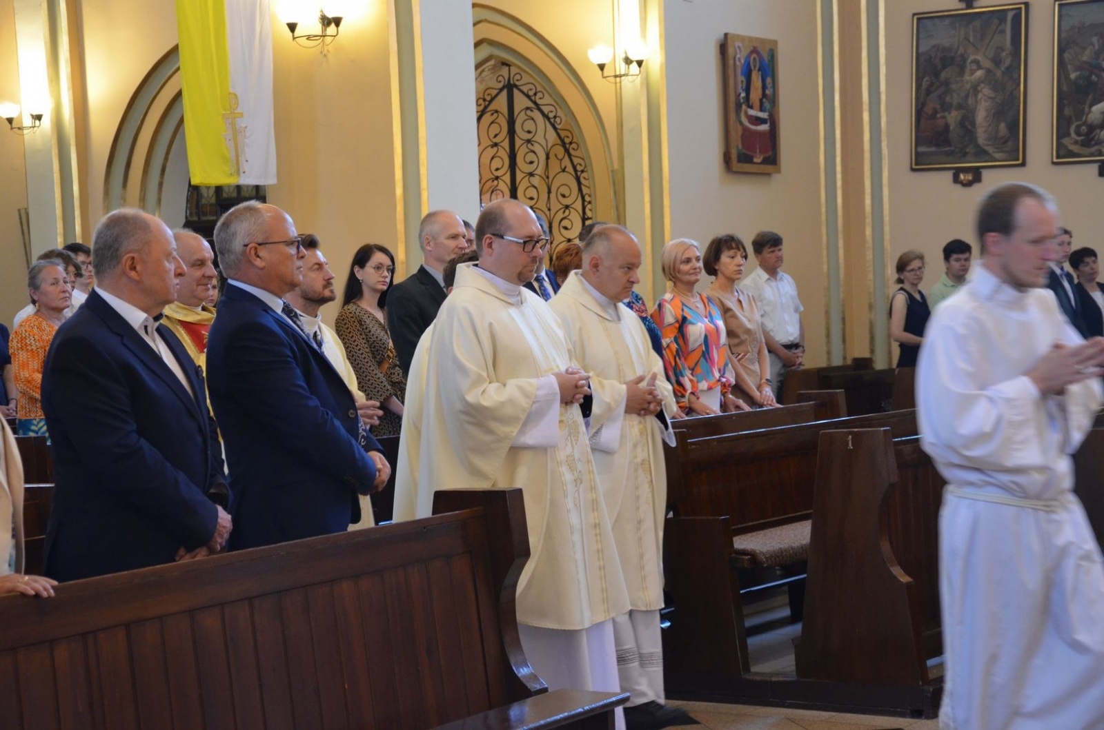 Zdjęcie w galerii na portalu naszwodzislaw.com: Mszą świętą zakończyli rok szkolny wiadomości z regionu