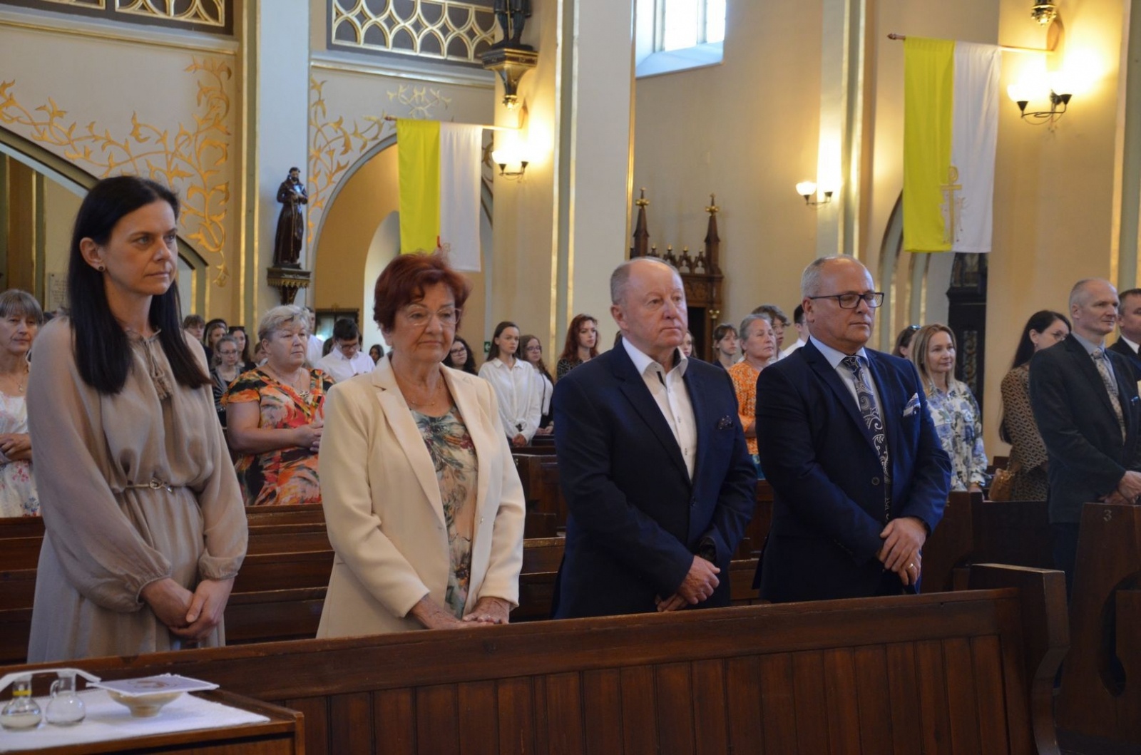 Zdjęcie w galerii na portalu naszwodzislaw.com: Mszą świętą zakończyli rok szkolny wiadomości z regionu