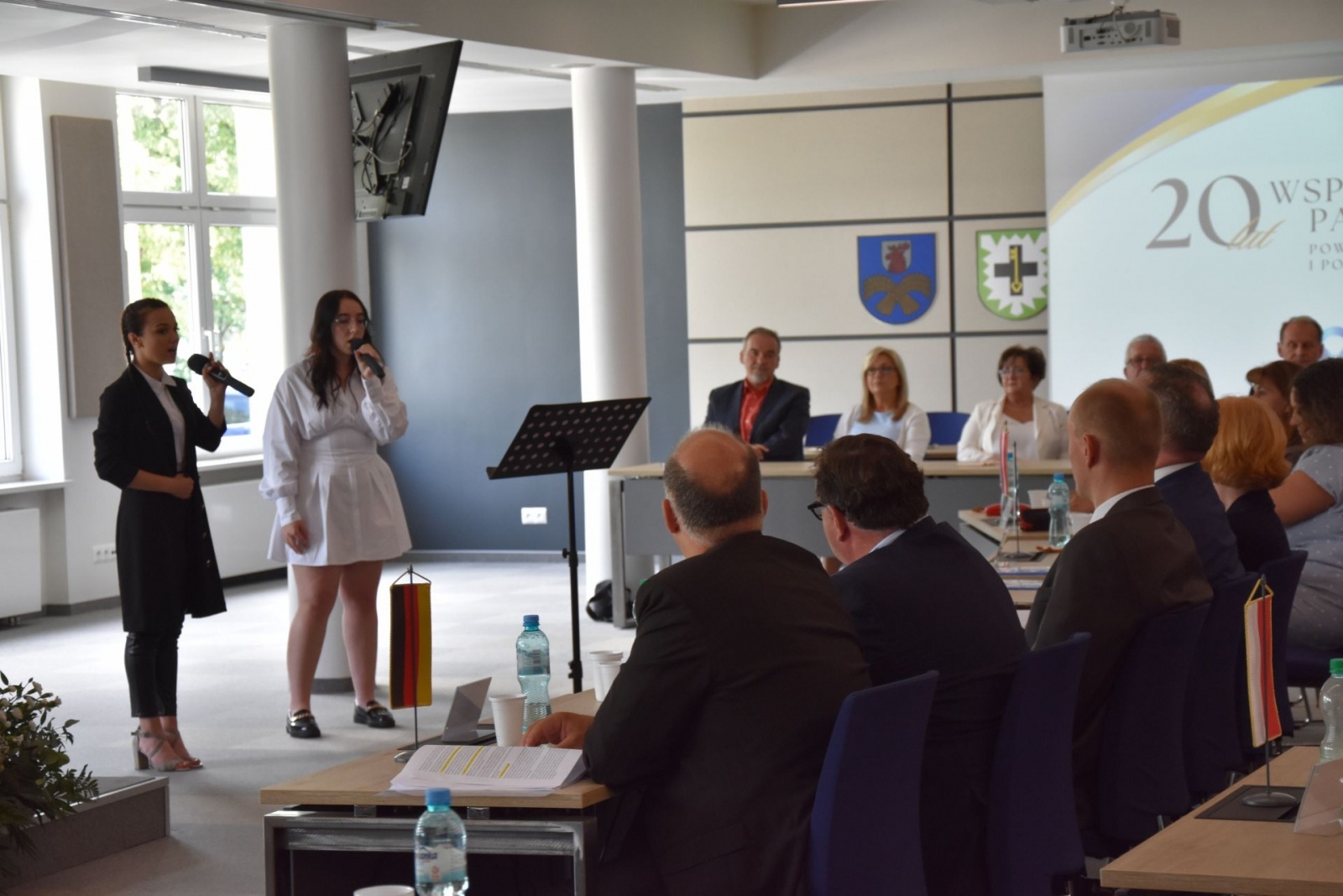 Zdjęcie w galerii na portalu naszwodzislaw.com: Wspólnie uczcili jubileusz 20-lecia współpracy wiadomości z regionu