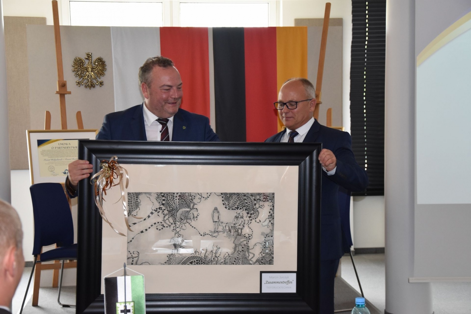 Zdjęcie w galerii na portalu naszwodzislaw.com: Wspólnie uczcili jubileusz 20-lecia współpracy wiadomości z regionu