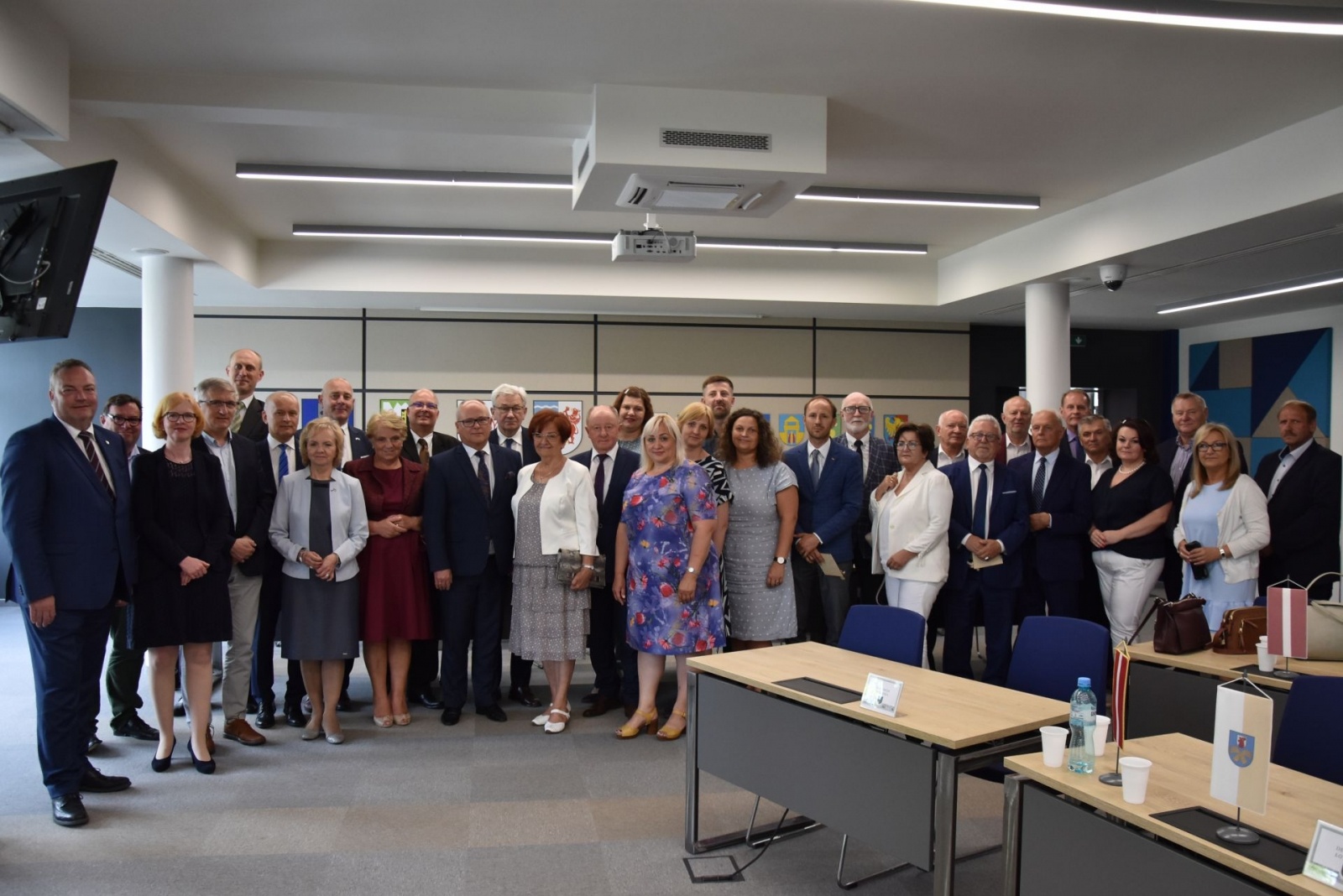 Zdjęcie w galerii na portalu naszwodzislaw.com: Wspólnie uczcili jubileusz 20-lecia współpracy wiadomości z regionu