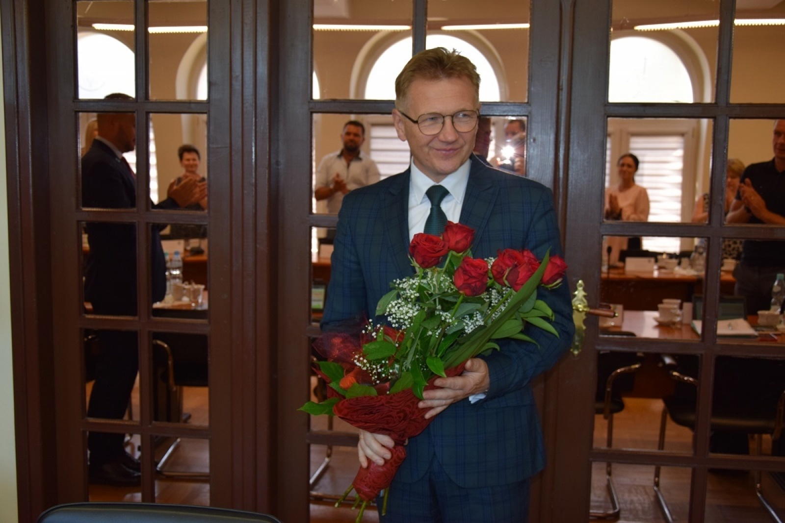 Zdjęcie w galerii na portalu naszwodzislaw.com: Gmina Mszana. Wójt z absolutorium i wotum zaufania. Odznaczenia dla pracowników wiadomości z regionu