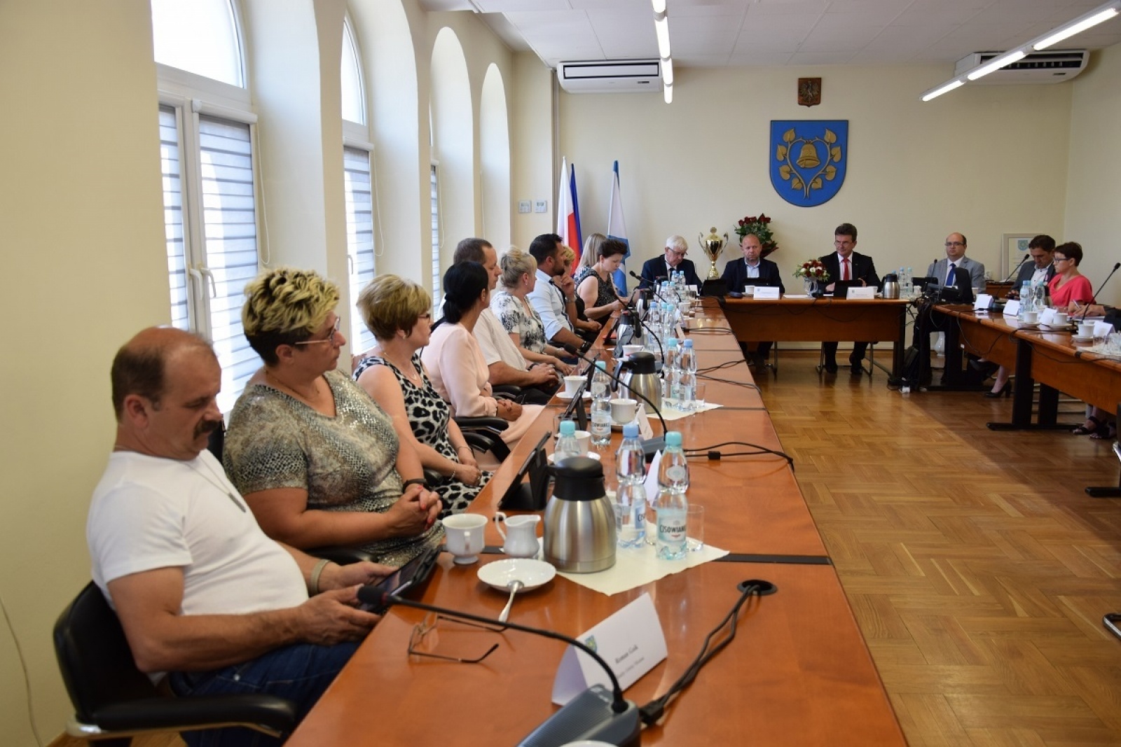 Zdjęcie w galerii na portalu naszwodzislaw.com: Gmina Mszana. Wójt z absolutorium i wotum zaufania. Odznaczenia dla pracowników wiadomości z regionu