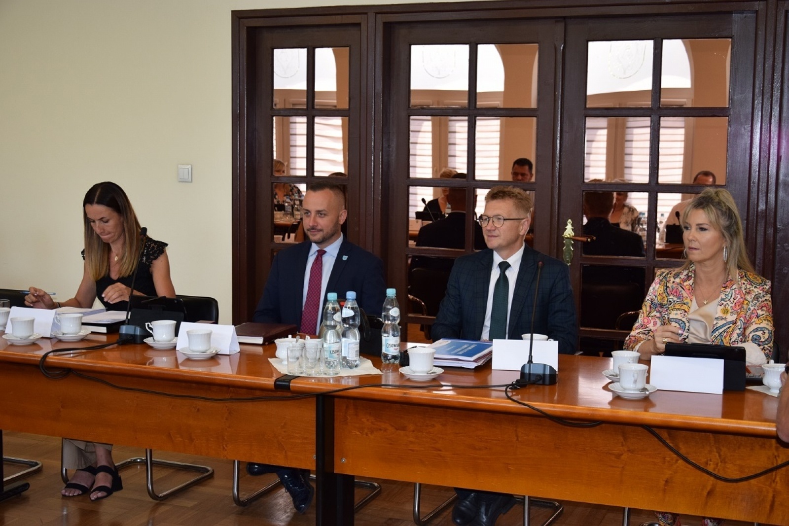 Zdjęcie w galerii na portalu naszwodzislaw.com: Gmina Mszana. Wójt z absolutorium i wotum zaufania. Odznaczenia dla pracowników wiadomości z regionu