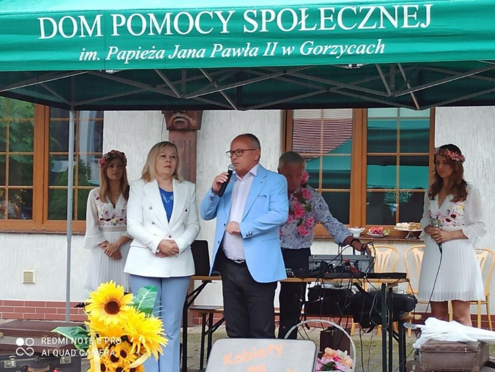 Zdjęcie w galerii na portalu naszwodzislaw.com: Mieszkańcy Domu Pomocy Społecznej w Gorzycach przywitali lato wiadomości z regionu