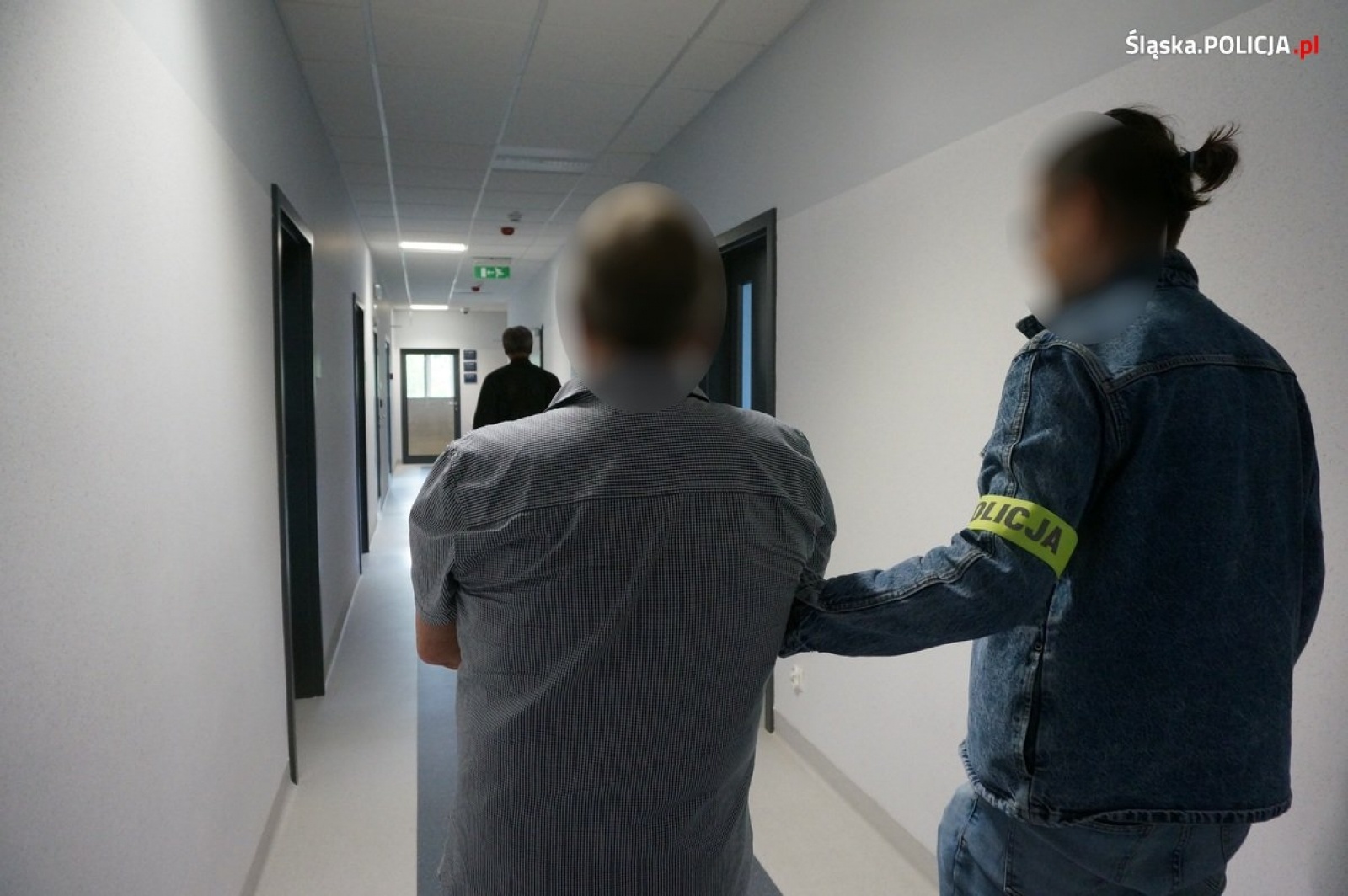 Zdjęcie w galerii na portalu naszwodzislaw.com: Kolejne zatrzymania w śledztwie dotyczącym urządzenia nielegalnych gier hazardowych wiadomości z regionu