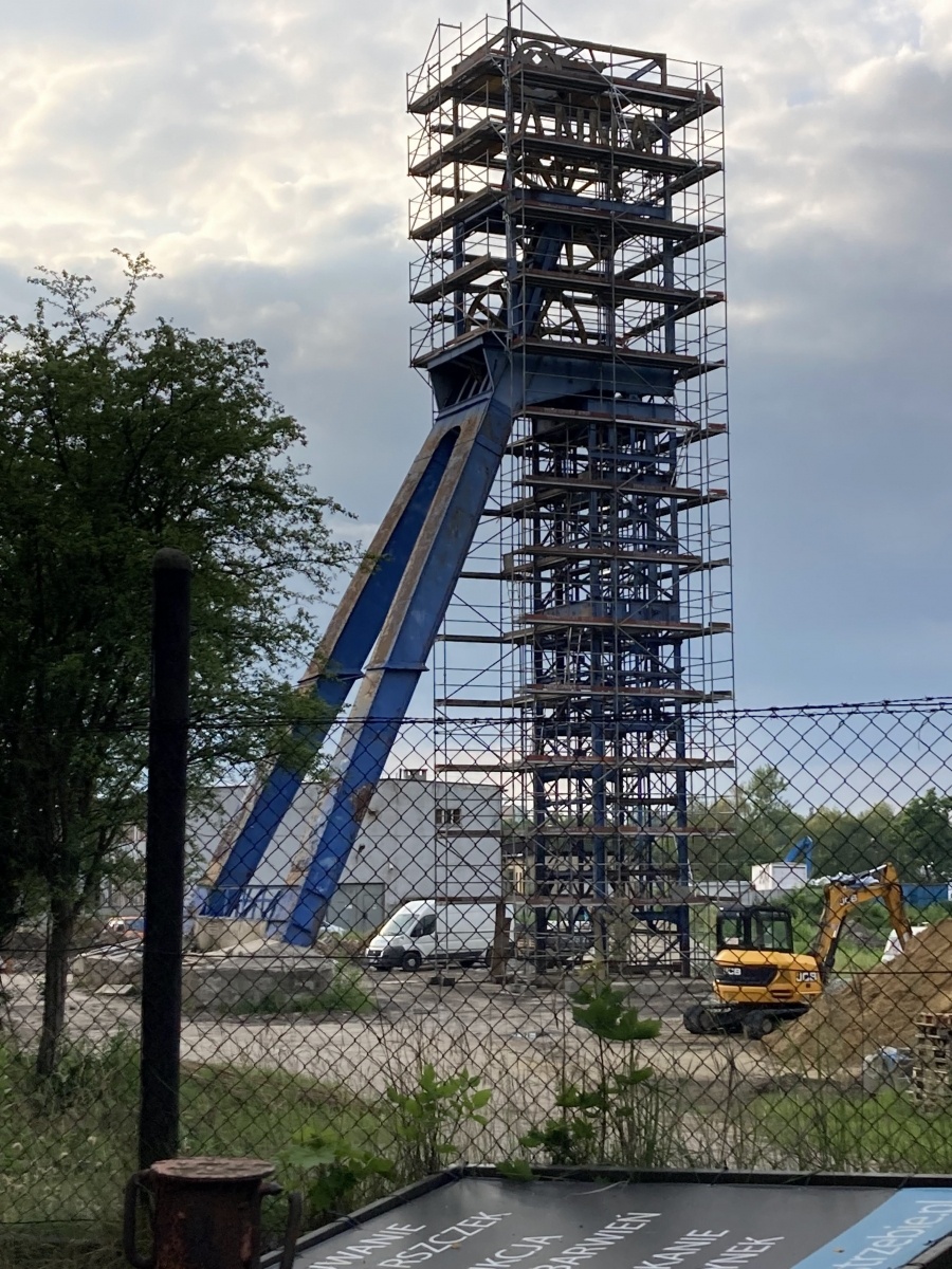 Zdjęcie w galerii na portalu naszwodzislaw.com: Pszów. Rozpoczął się remont wieży szybu Jan wiadomości z regionu