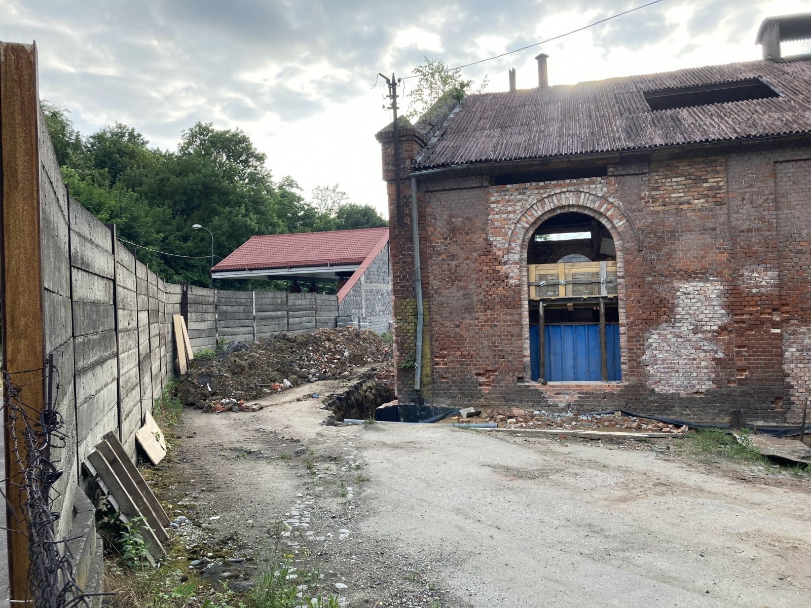 Zdjęcie w galerii na portalu naszwodzislaw.com: Pszów. Rozpoczął się remont wieży szybu Jan wiadomości z regionu