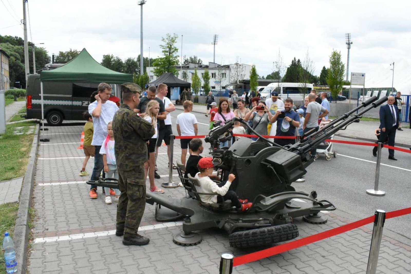 Zdjęcie w galerii na portalu naszwodzislaw.com: Wodzisław jak przed stu laty, znów pięknie powitał Polskę wiadomości z regionu