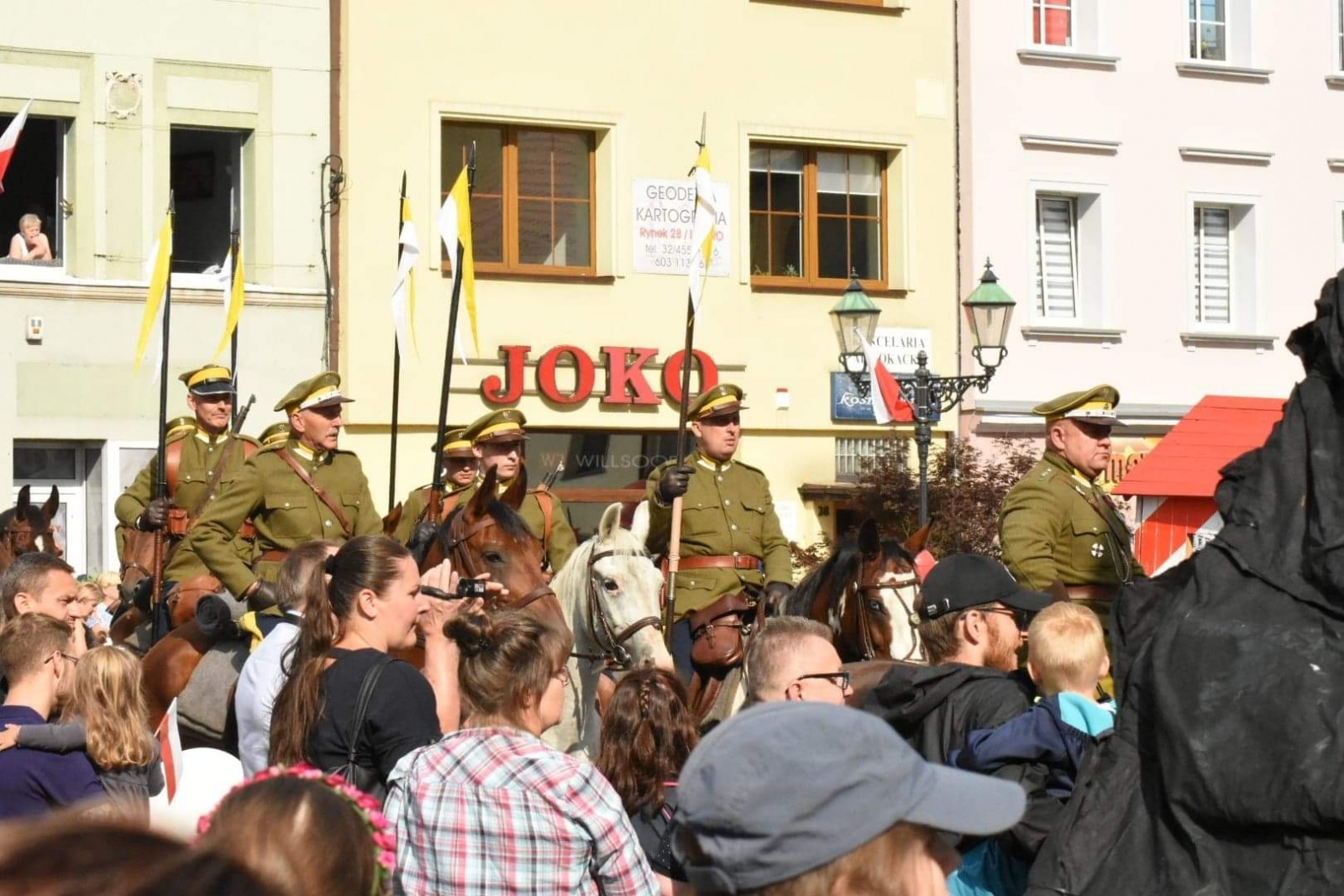 Zdjęcie w galerii na portalu naszwodzislaw.com: Wodzisław jak przed stu laty, znów pięknie powitał Polskę wiadomości z regionu