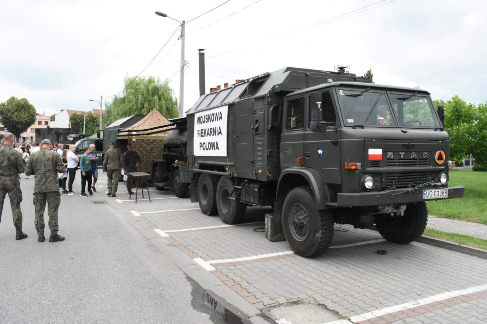 Zdjęcie w galerii na portalu naszwodzislaw.com: Wodzisław jak przed stu laty, znów pięknie powitał Polskę wiadomości z regionu