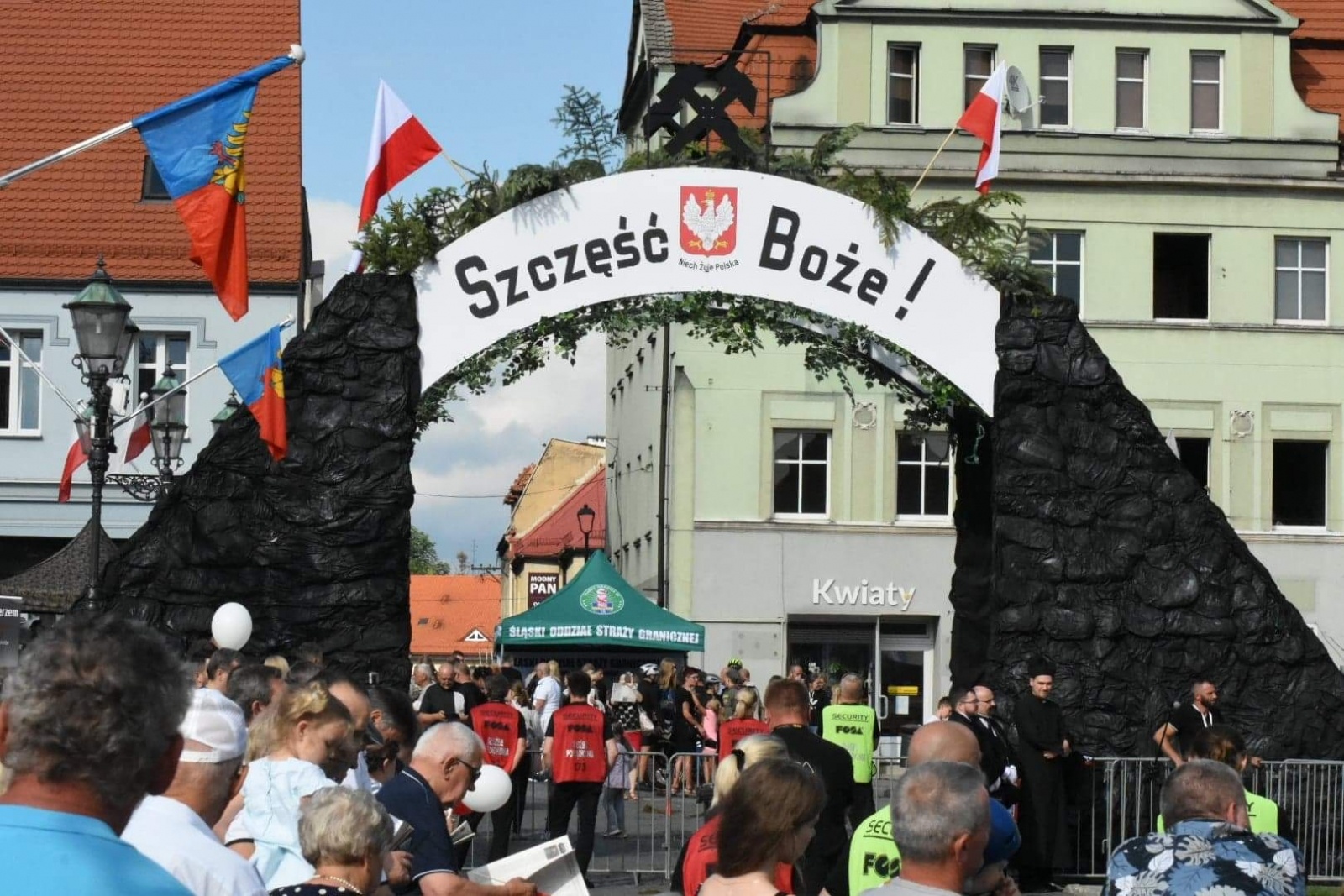 Zdjęcie w galerii na portalu naszwodzislaw.com: Wodzisław jak przed stu laty, znów pięknie powitał Polskę wiadomości z regionu