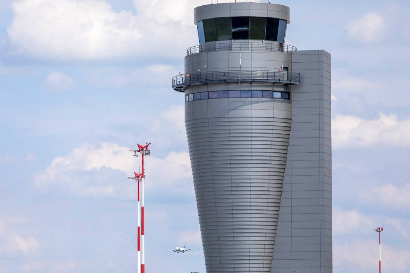 Zdjęcie w galerii na portalu naszwodzislaw.com: Nowa inwestycja w Międzynarodowym Porcie Lotniczym w Katowicach wiadomości z regionu