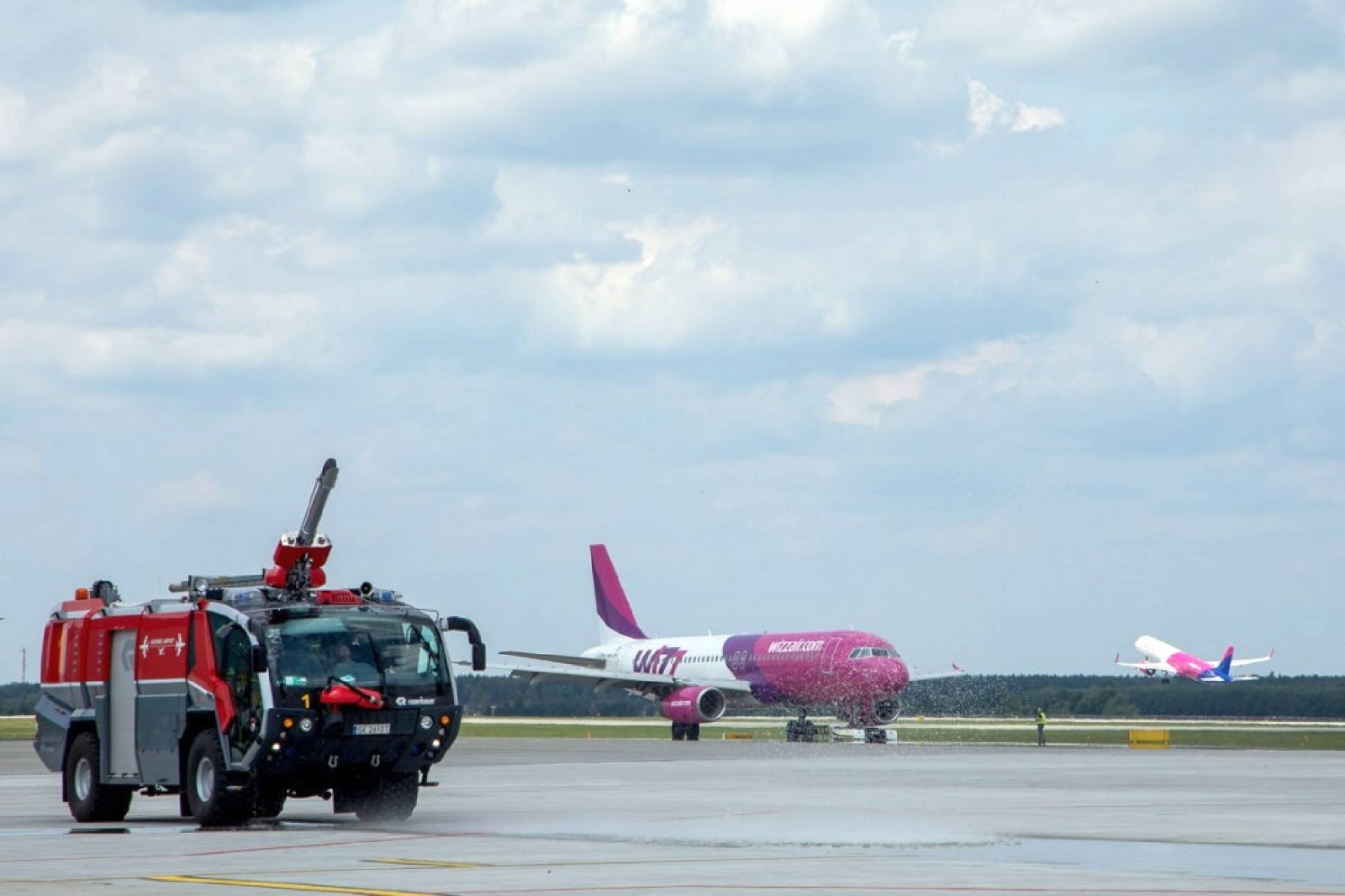 Zdjęcie w galerii na portalu naszwodzislaw.com: Nowa inwestycja w Międzynarodowym Porcie Lotniczym w Katowicach wiadomości z regionu