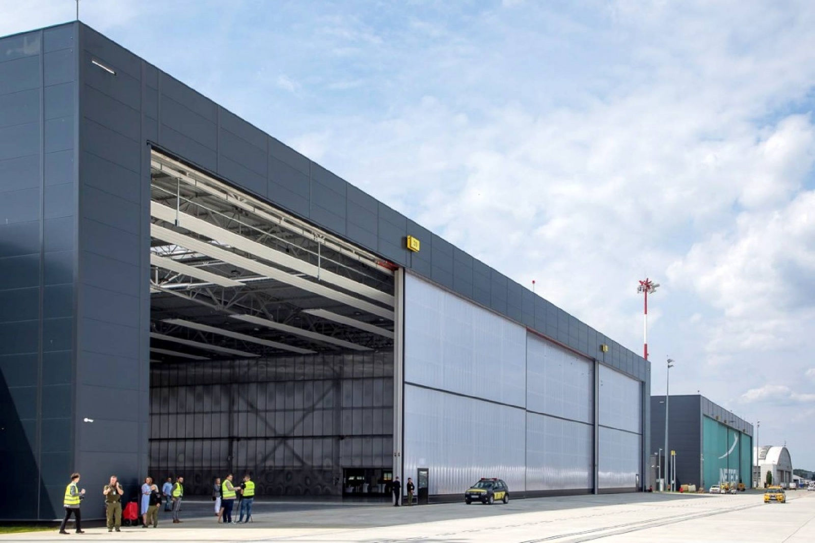 Zdjęcie w galerii na portalu naszwodzislaw.com: Nowa inwestycja w Międzynarodowym Porcie Lotniczym w Katowicach wiadomości z regionu