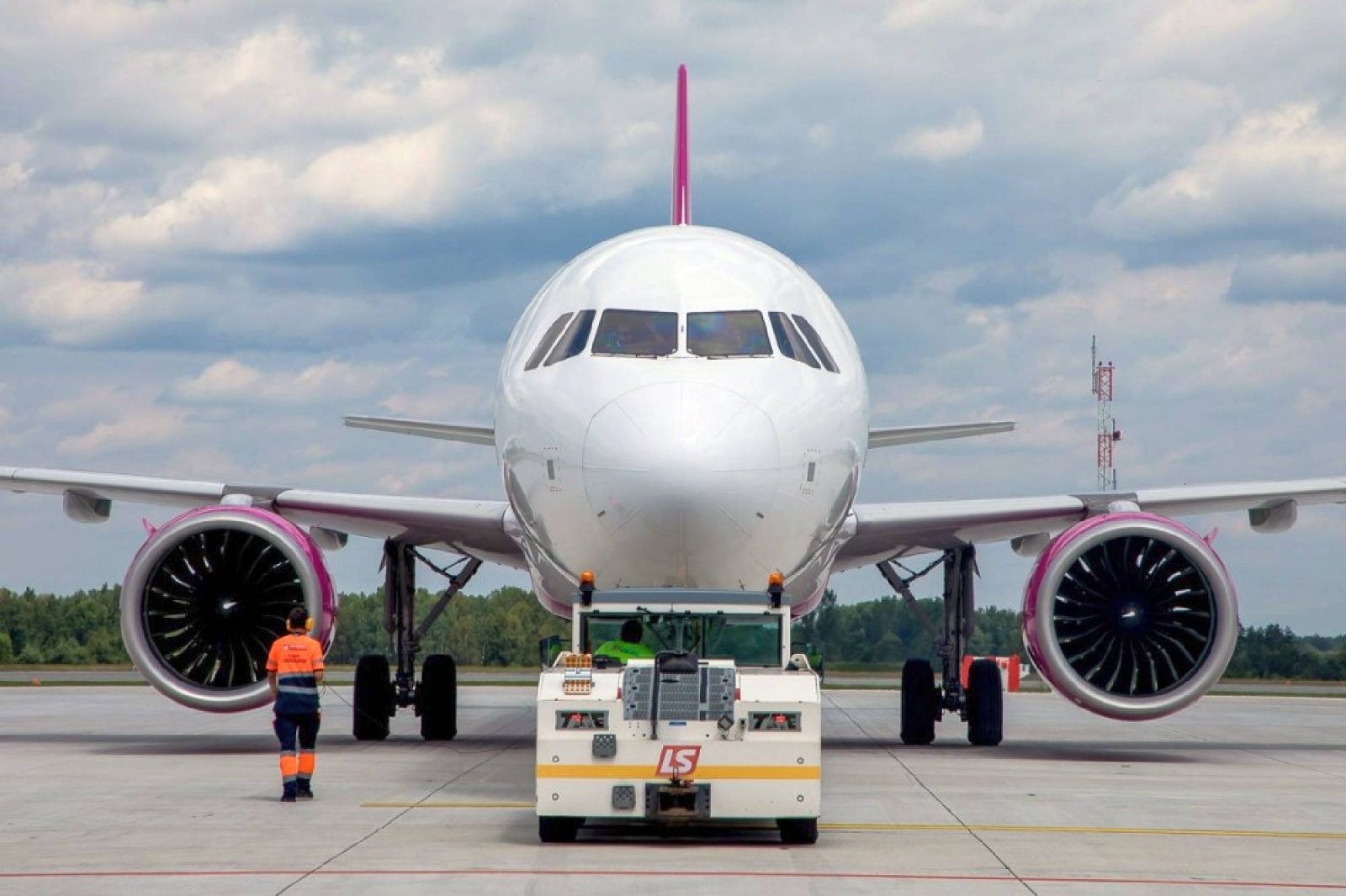 Zdjęcie w galerii na portalu naszwodzislaw.com: Nowa inwestycja w Międzynarodowym Porcie Lotniczym w Katowicach wiadomości z regionu