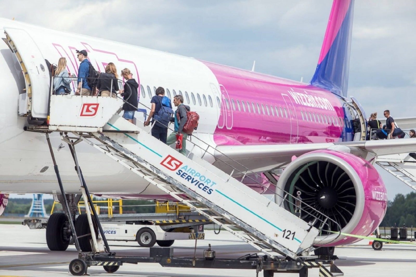 Zdjęcie w galerii na portalu naszwodzislaw.com: Nowa inwestycja w Międzynarodowym Porcie Lotniczym w Katowicach wiadomości z regionu