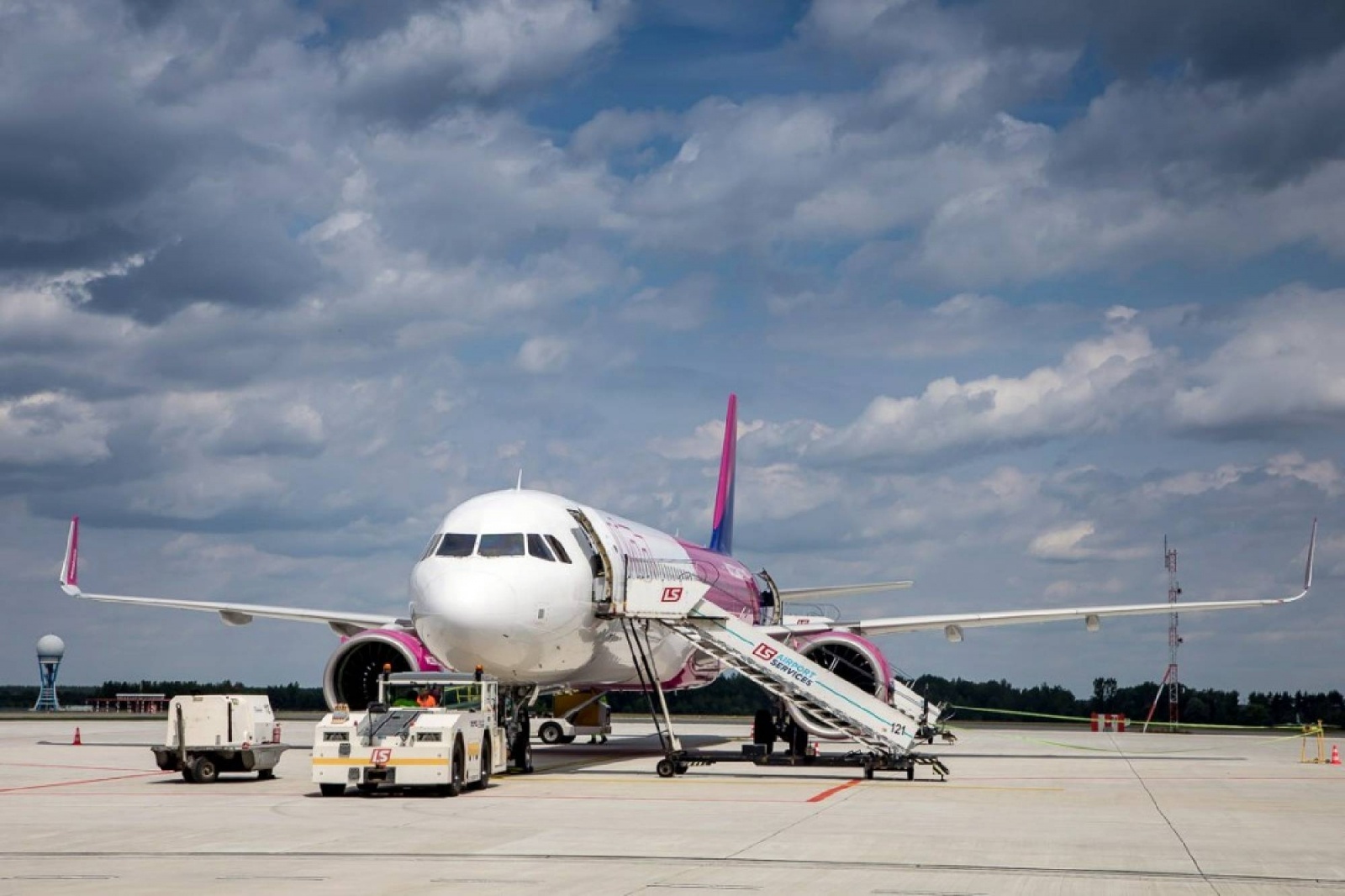 Zdjęcie w galerii na portalu naszwodzislaw.com: Nowa inwestycja w Międzynarodowym Porcie Lotniczym w Katowicach wiadomości z regionu