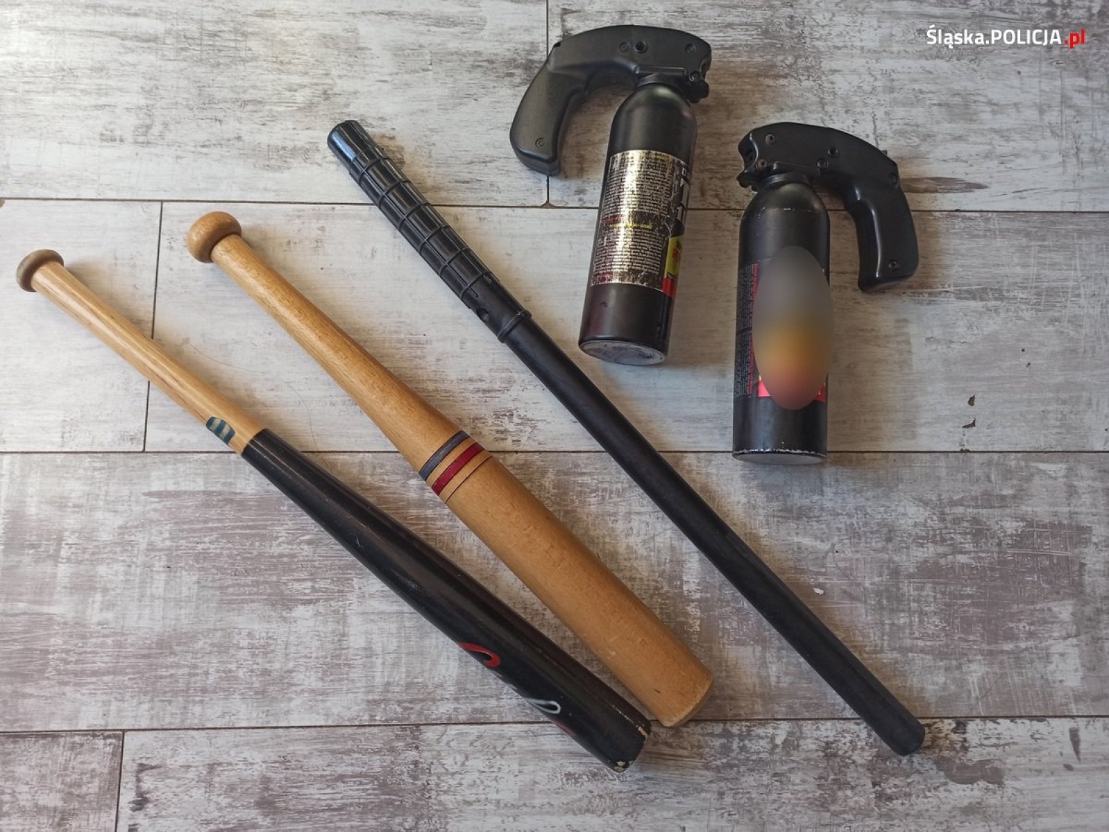 Zdjęcie w galerii na portalu naszwodzislaw.com: Gang pseudokibiców przemycał ludzi wiadomości z regionu