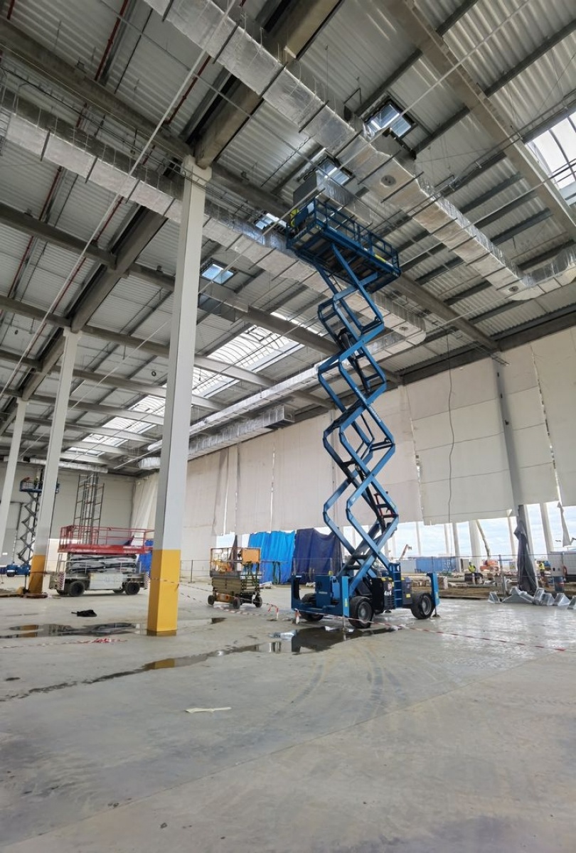 Zdjęcie w galerii na portalu naszwodzislaw.com: Raport z budowy centrum logistycznego w Gorzyczkach wiadomości z regionu