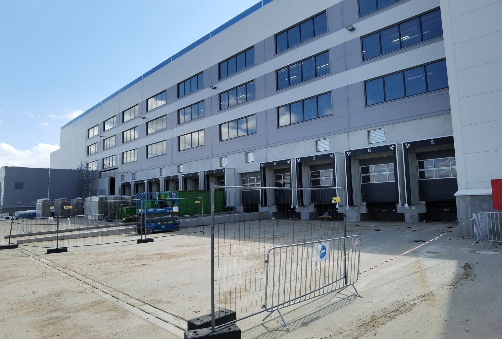 Zdjęcie w galerii na portalu naszwodzislaw.com: Raport z budowy centrum logistycznego w Gorzyczkach wiadomości z regionu