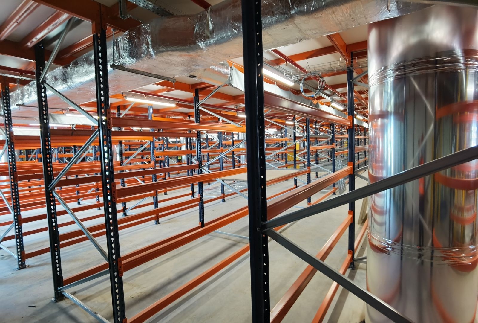 Zdjęcie w galerii na portalu naszwodzislaw.com: Raport z budowy centrum logistycznego w Gorzyczkach wiadomości z regionu