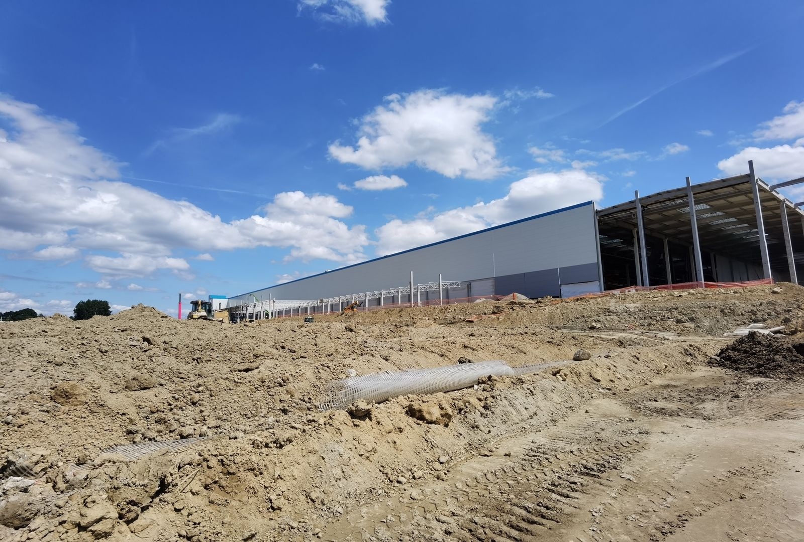 Zdjęcie w galerii na portalu naszwodzislaw.com: Raport z budowy centrum logistycznego w Gorzyczkach wiadomości z regionu