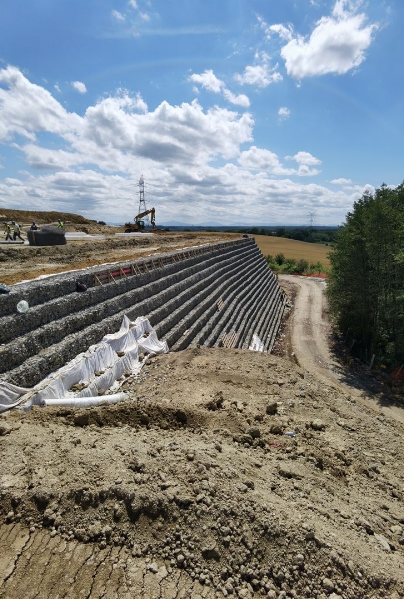 Zdjęcie w galerii na portalu naszwodzislaw.com: Raport z budowy centrum logistycznego w Gorzyczkach wiadomości z regionu