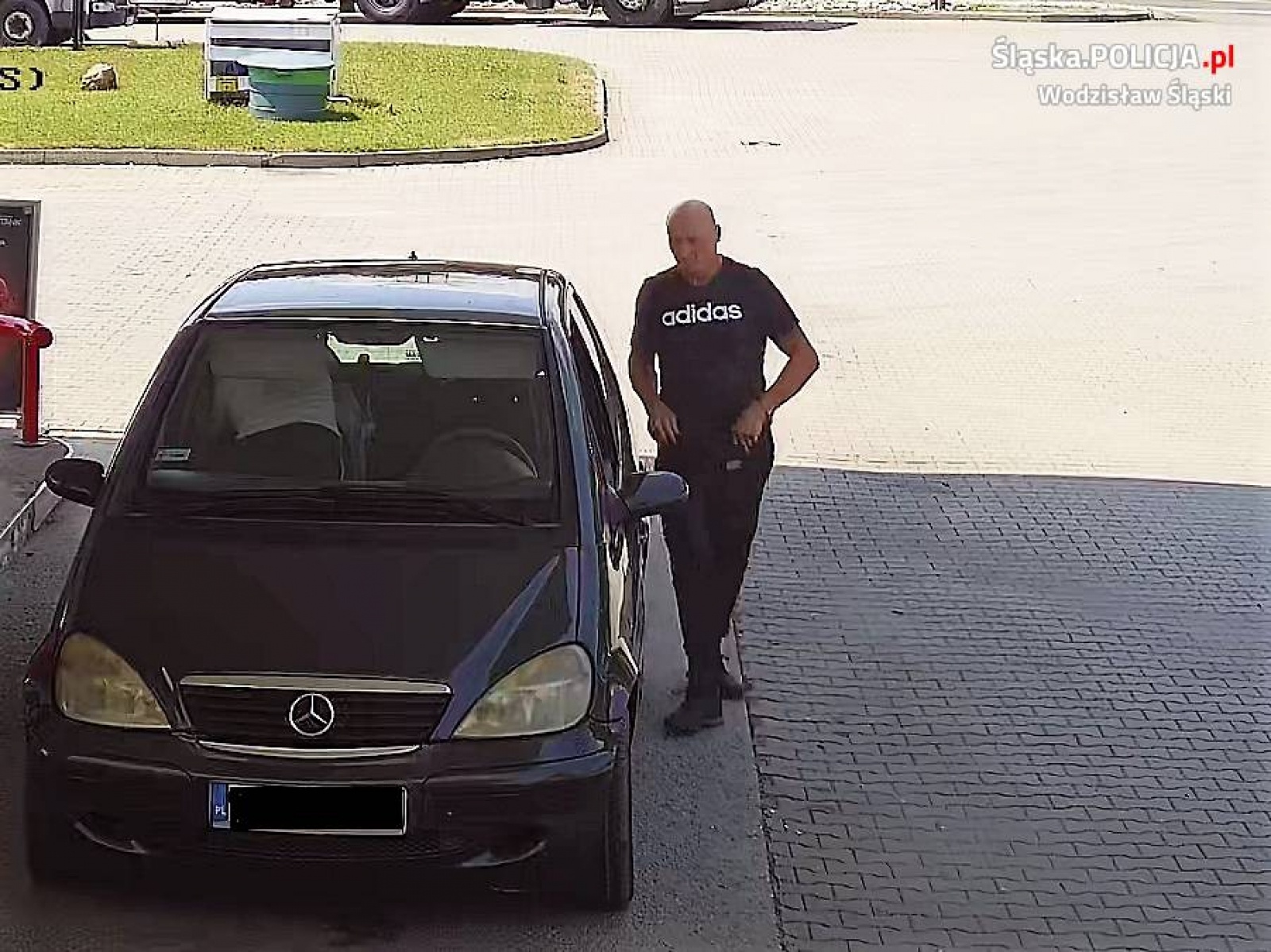 Zdjęcie w galerii na portalu naszwodzislaw.com: Ten mężczyzna podejrzany jest o kradzież paliwa wiadomości z regionu