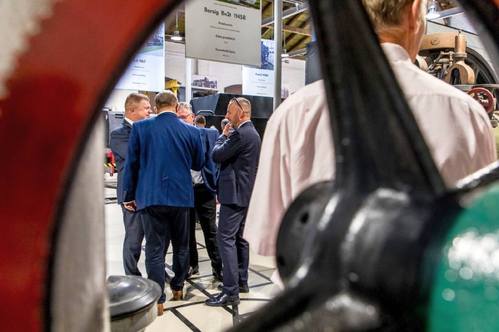 Zdjęcie w galerii na portalu naszwodzislaw.com: Inicjatywa sołecka dla powiatu wodzisławskiego - umowy podpisano w skansenie wiadomości z regionu