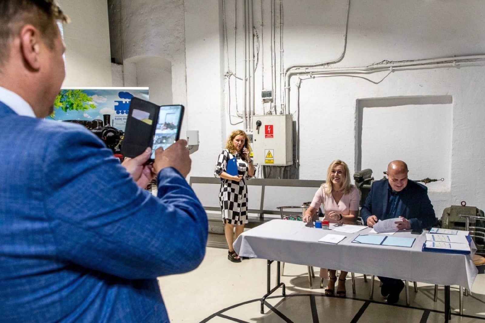 Zdjęcie w galerii na portalu naszwodzislaw.com: Inicjatywa sołecka dla powiatu wodzisławskiego - umowy podpisano w skansenie wiadomości z regionu