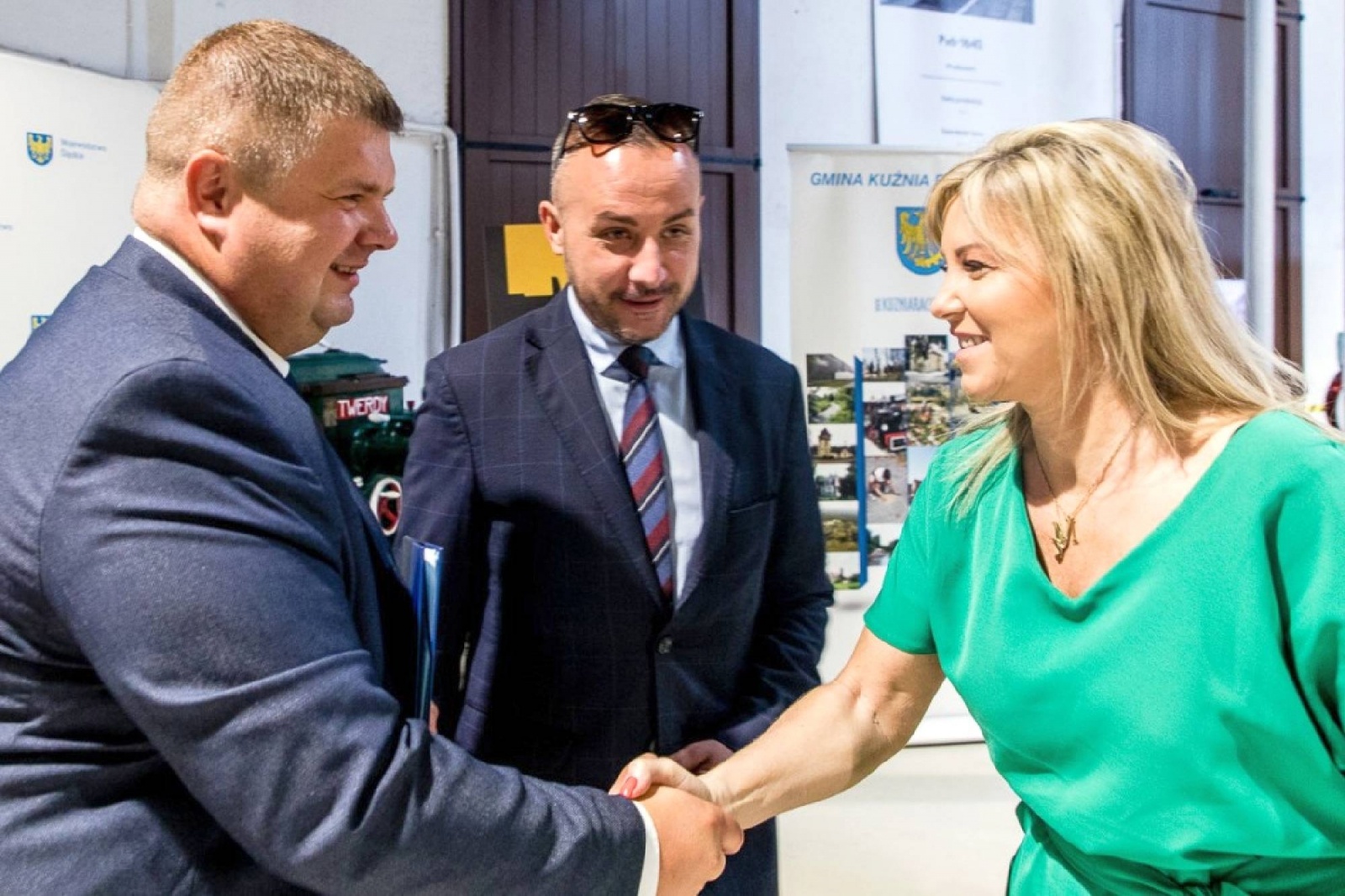 Zdjęcie w galerii na portalu naszwodzislaw.com: Inicjatywa sołecka dla powiatu wodzisławskiego - umowy podpisano w skansenie wiadomości z regionu