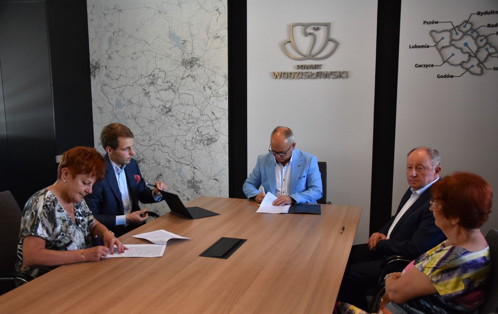 Zdjęcie w galerii na portalu naszwodzislaw.com: Dwie szkoły w centrum Wodzisławia Śl. zyskają bardziej ekologiczne ciepło wiadomości z regionu