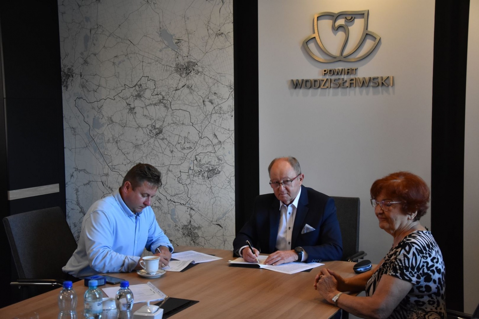 Zdjęcie w galerii na portalu naszwodzislaw.com: Przy szkole w Rydułtowach będzie bardziej estetycznie i funkcjonalnie wiadomości z regionu