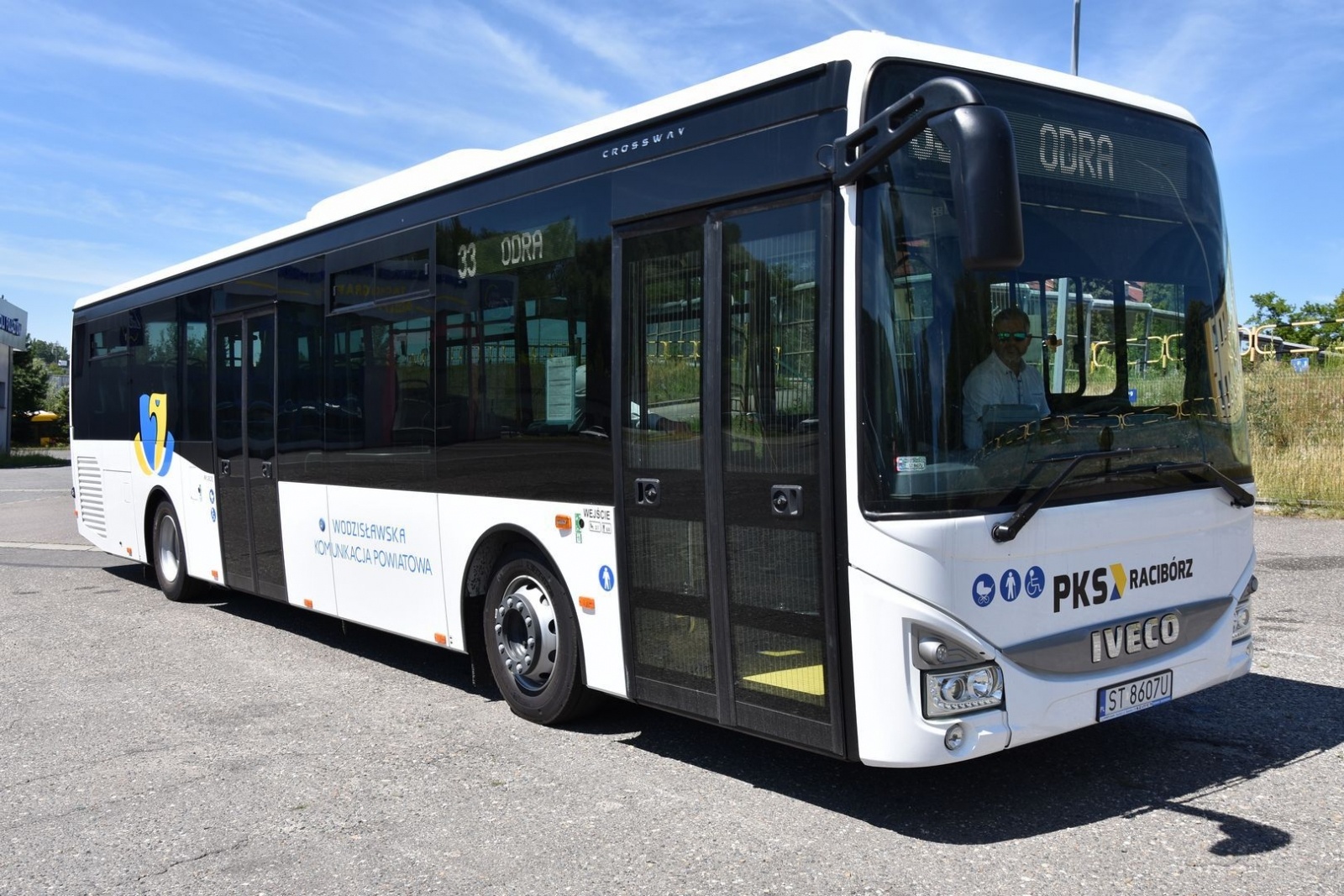 Zdjęcie w galerii na portalu naszwodzislaw.com: Dwa nowe autobusy zasiliły Wodzisławską Komunikację Powiatową wiadomości z regionu